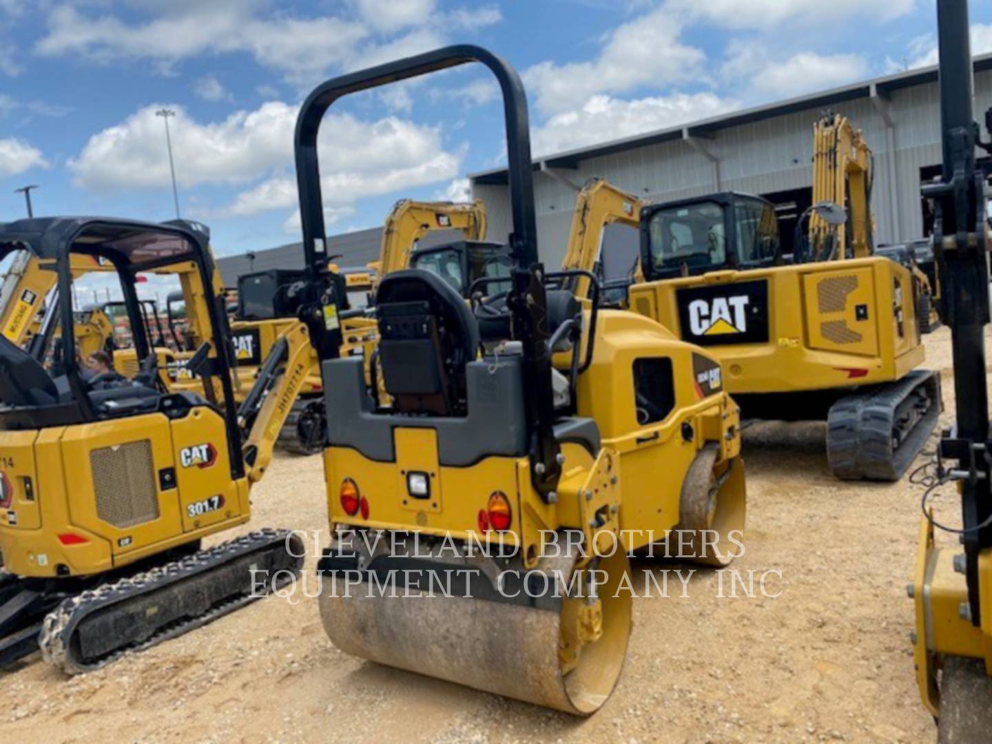 2018 Caterpillar CB24B Vibratory Double