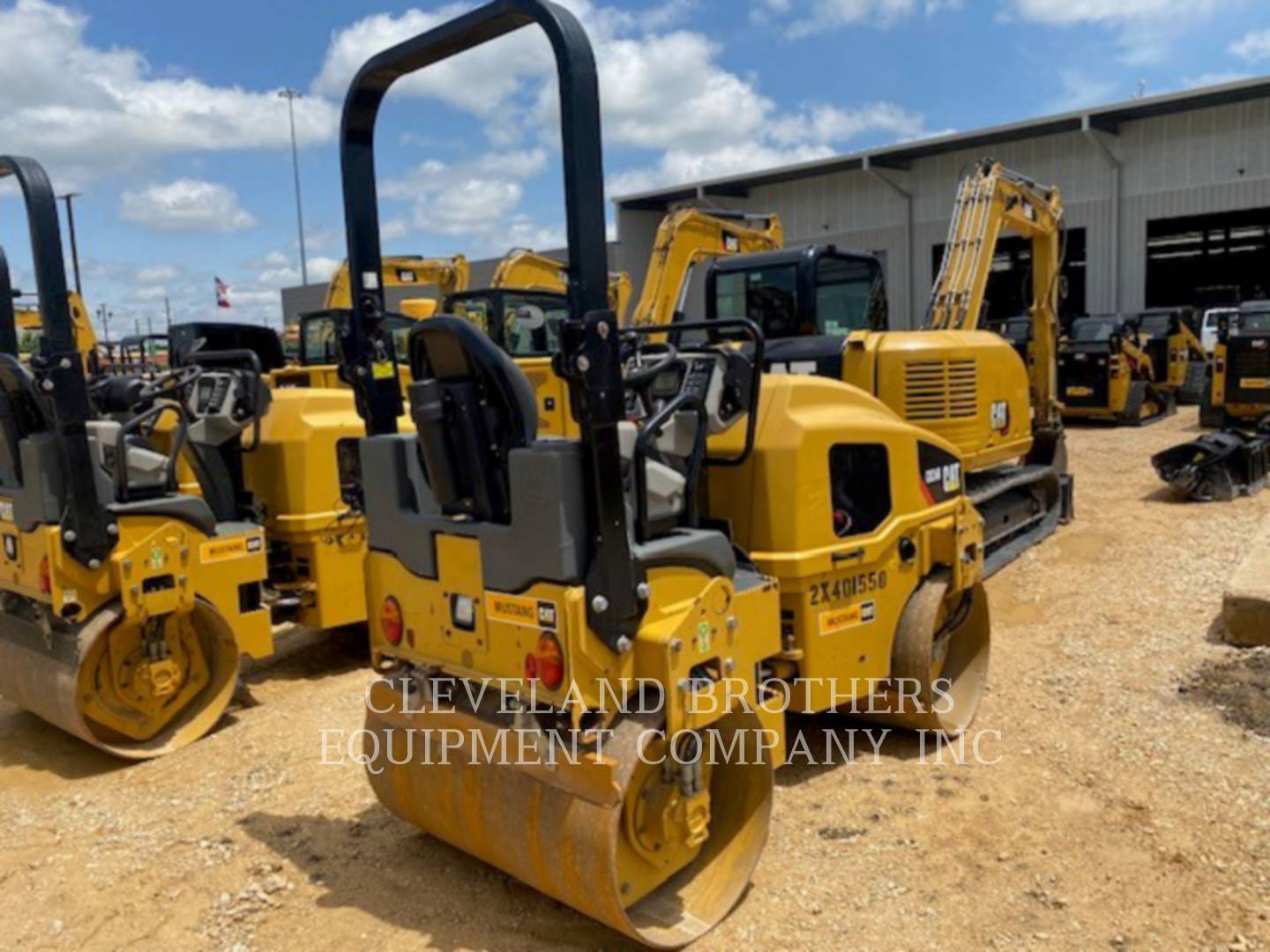 2018 Caterpillar CB24B Vibratory Double