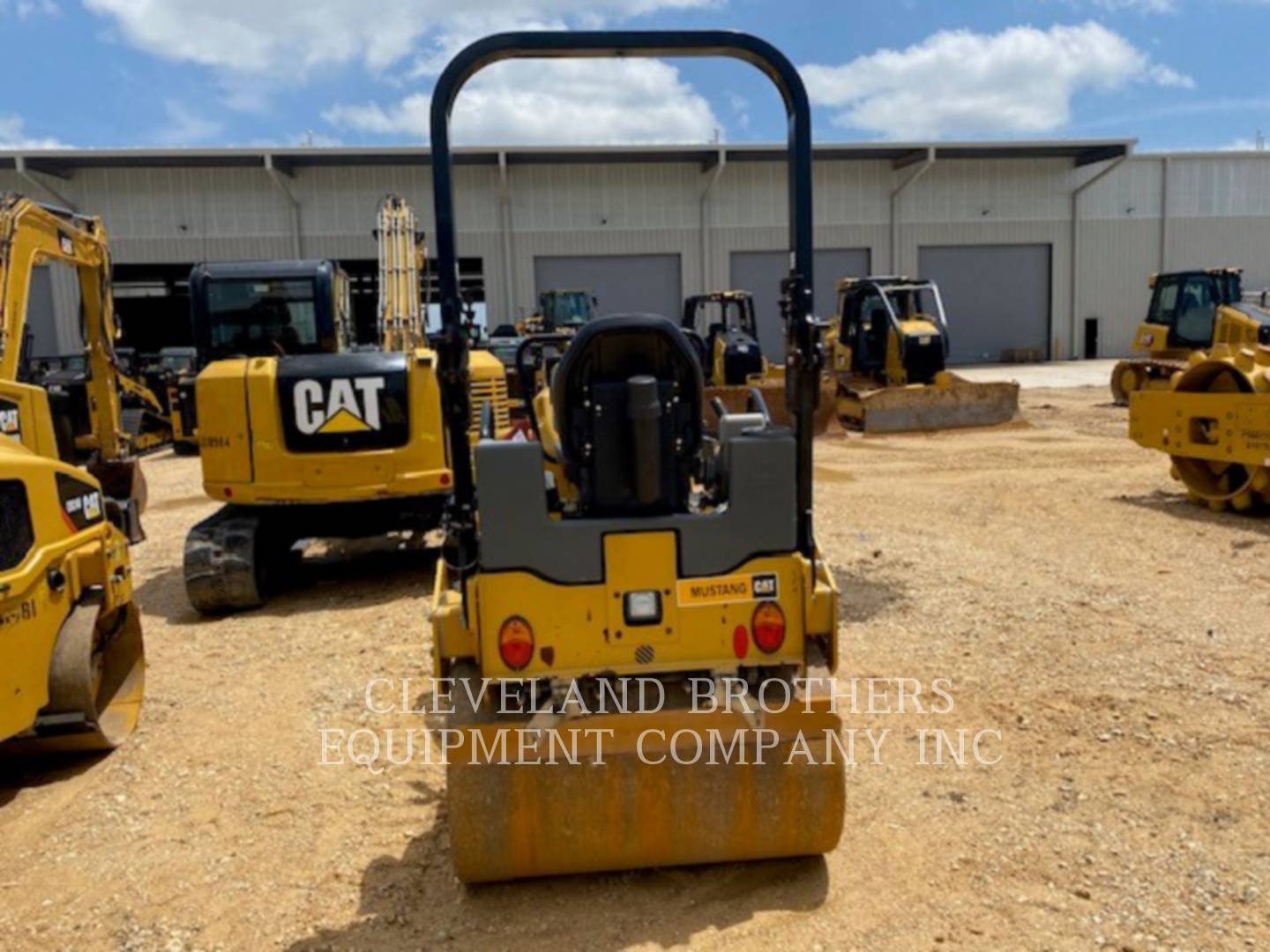 2018 Caterpillar CB24B Vibratory Double