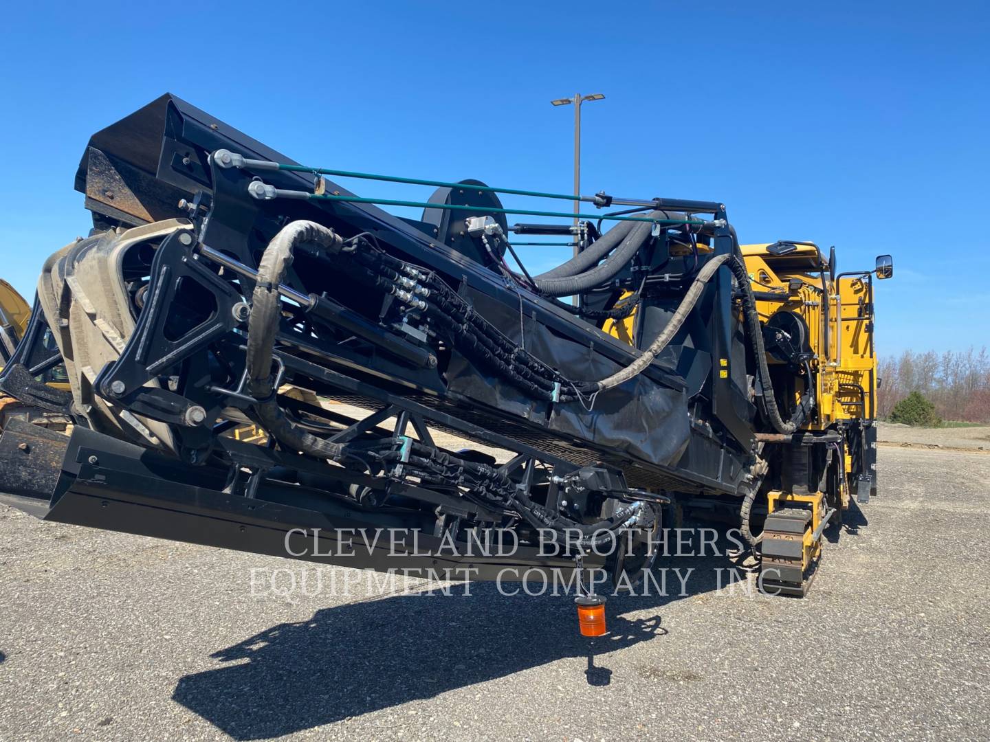 2018 Caterpillar PM822 Asphalt Distributor