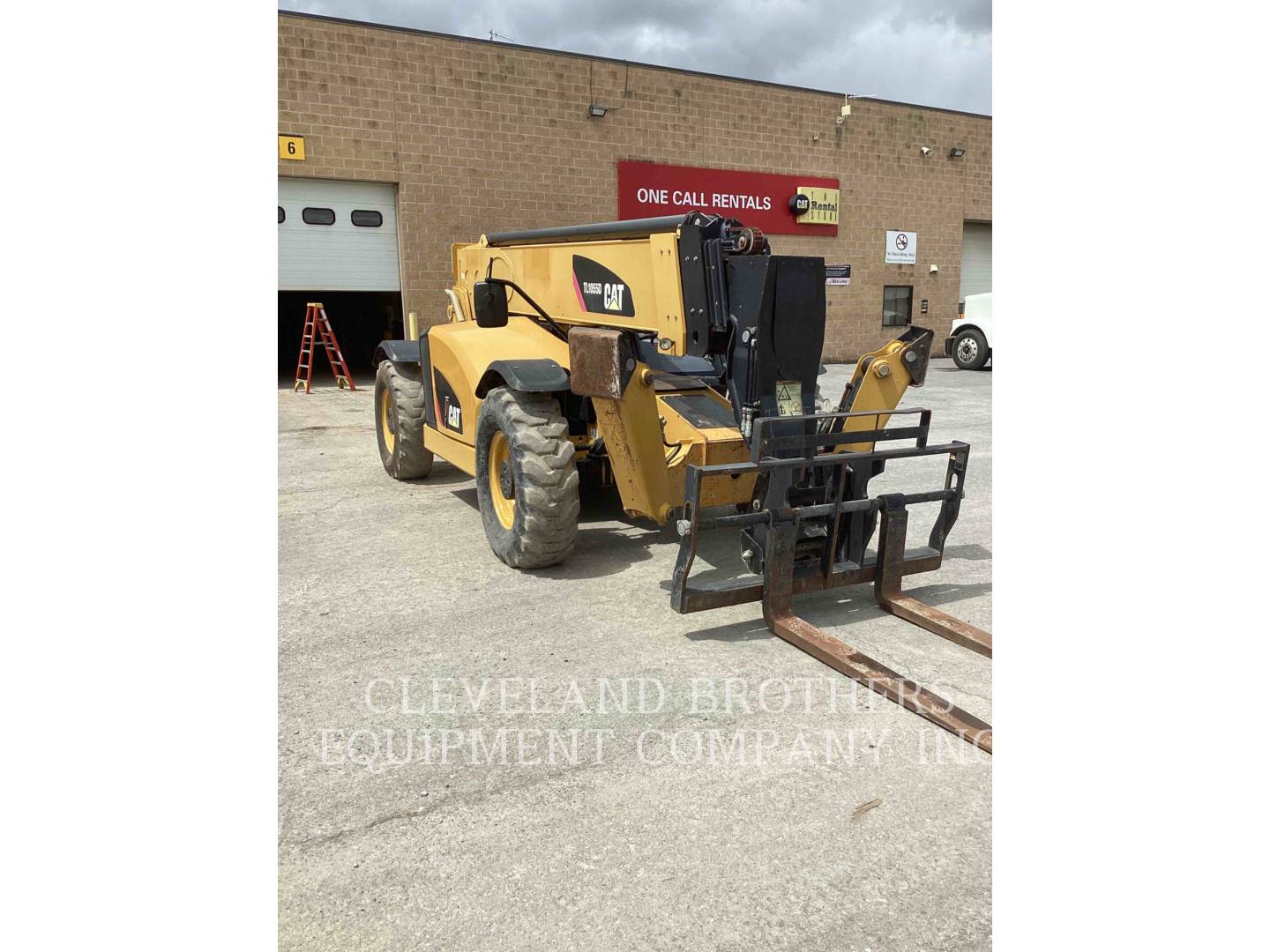 2016 Caterpillar TL1055D TeleHandler