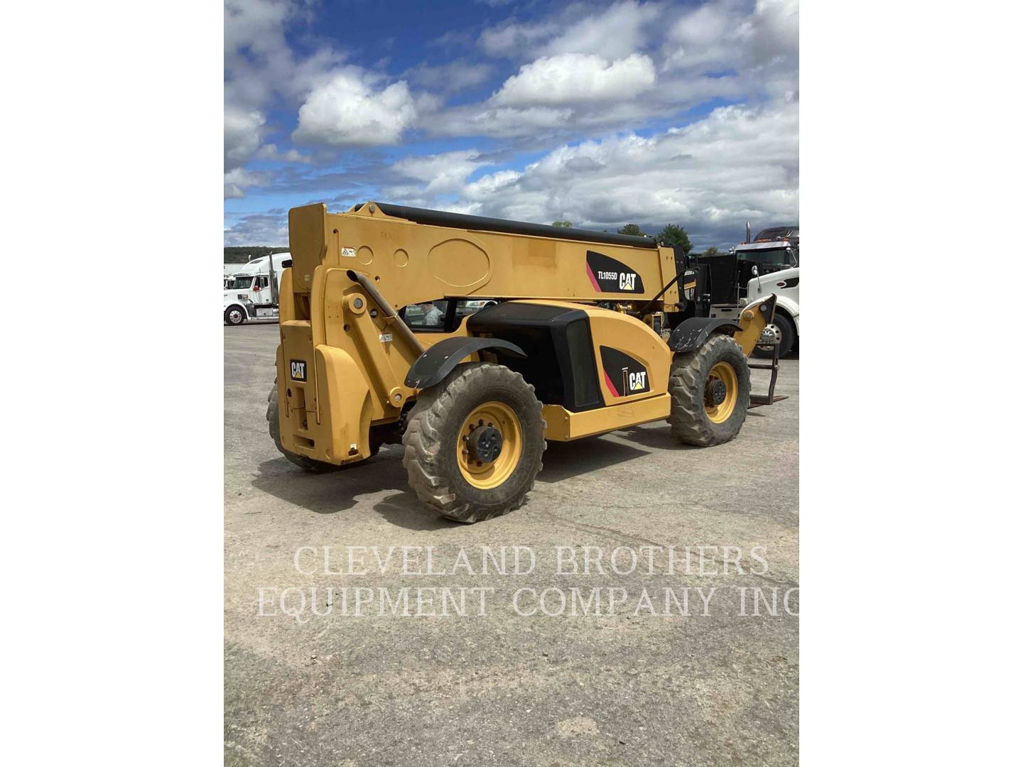 2016 Caterpillar TL1055D TeleHandler