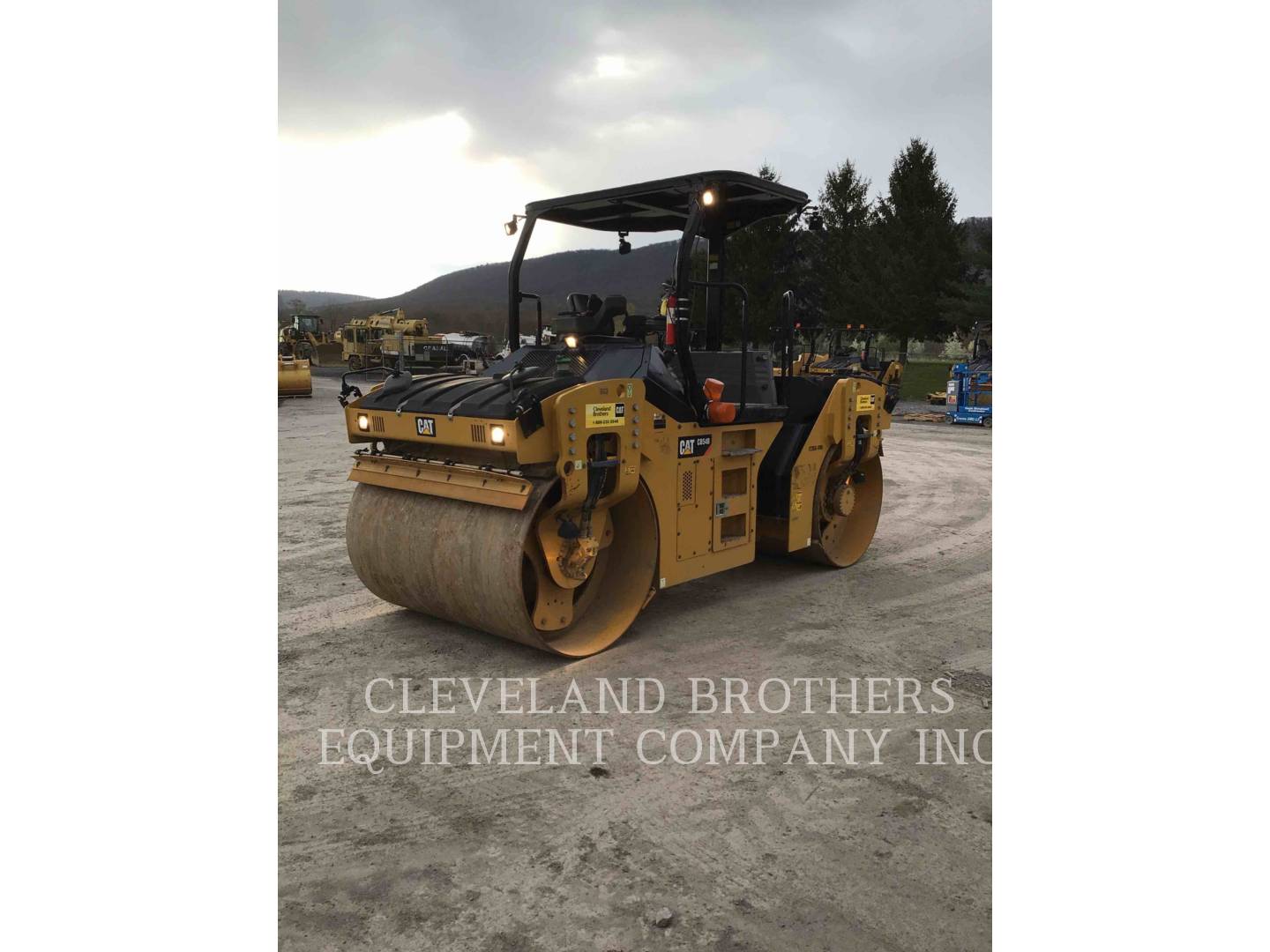 2015 Caterpillar CB54B Vibratory Double