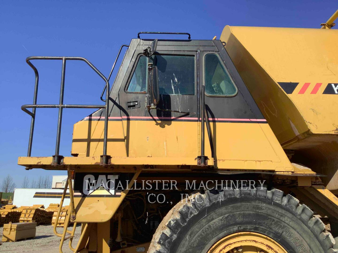 1998 Caterpillar 773D Truck