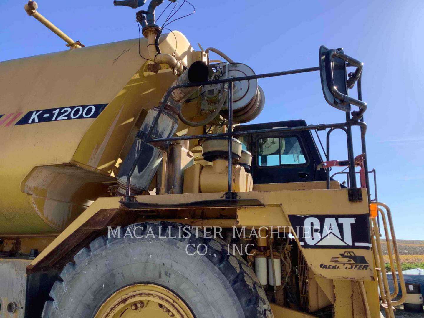 1998 Caterpillar 773D Truck