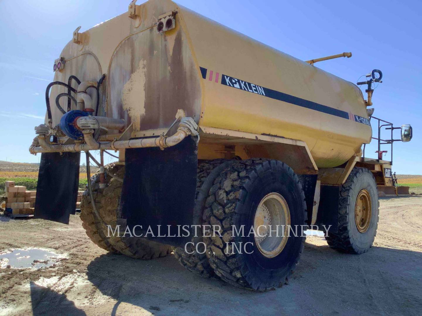 1998 Caterpillar 773D Truck