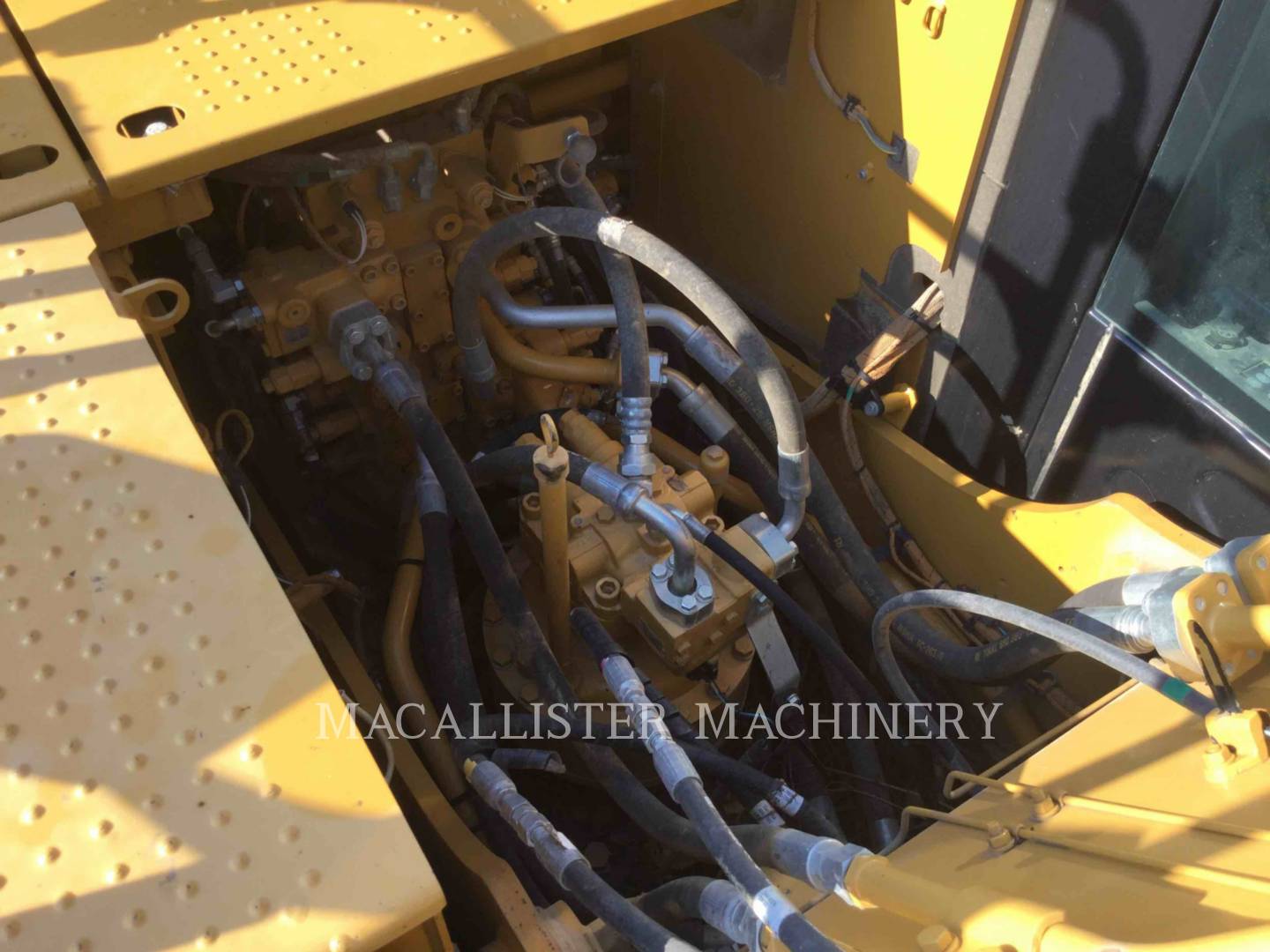 2014 Caterpillar 320EL Excavator