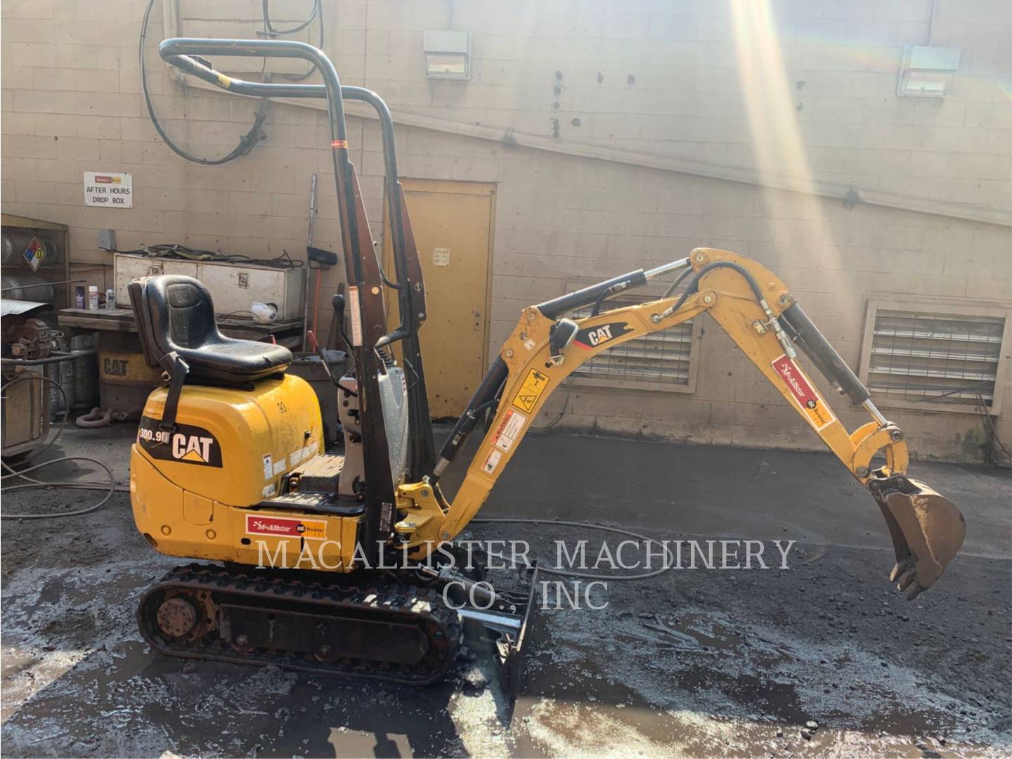 2016 Caterpillar 300.9D Excavator