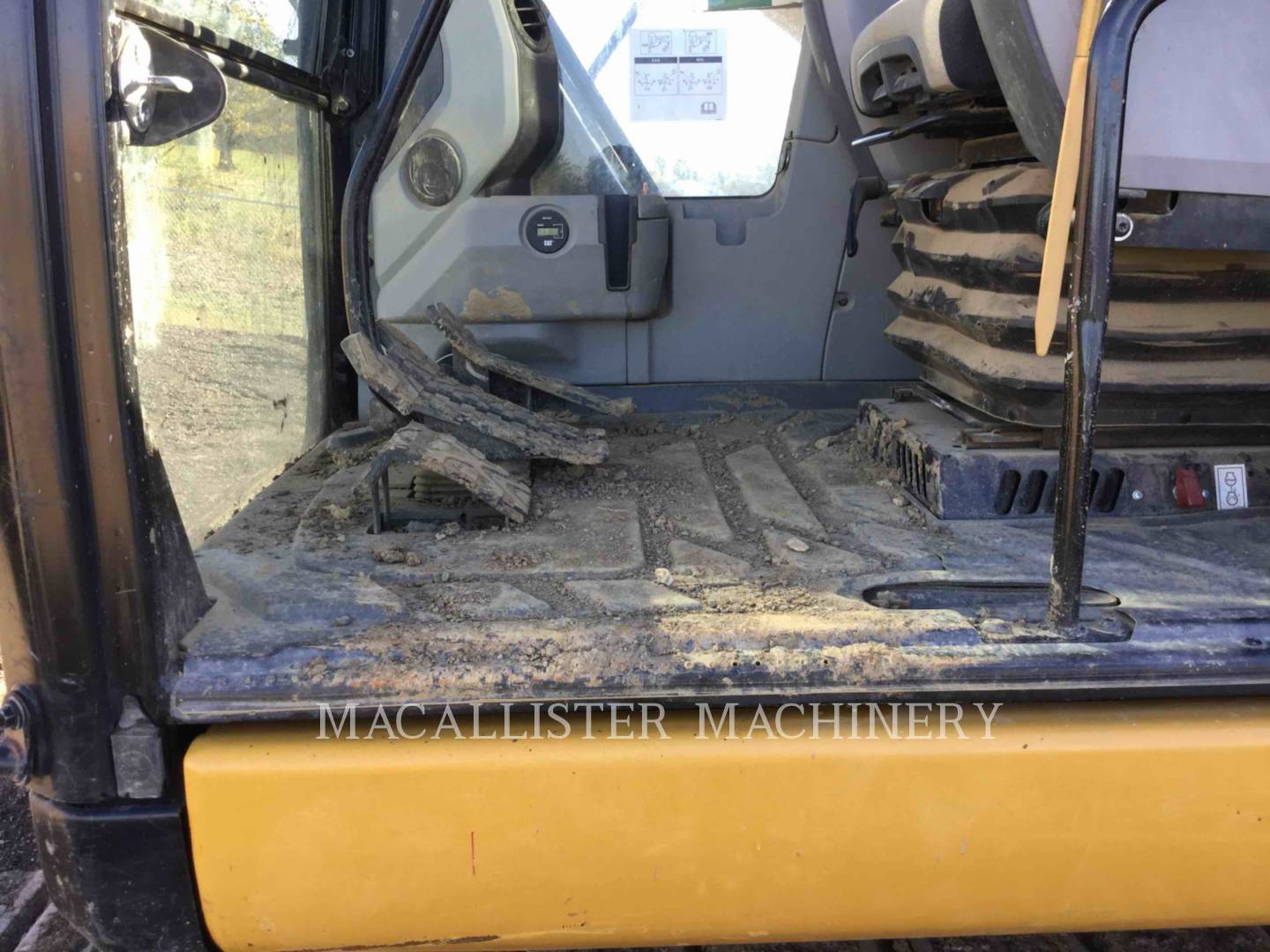 2015 Caterpillar 323FL Excavator