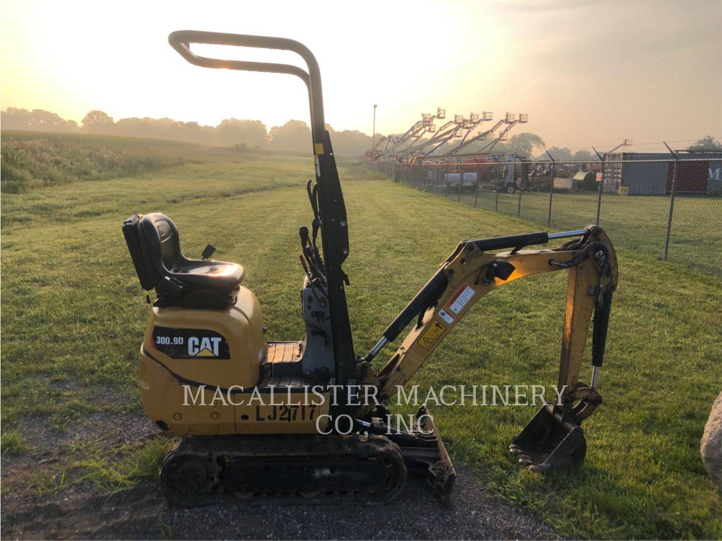 2016 Caterpillar 300.9D Excavator