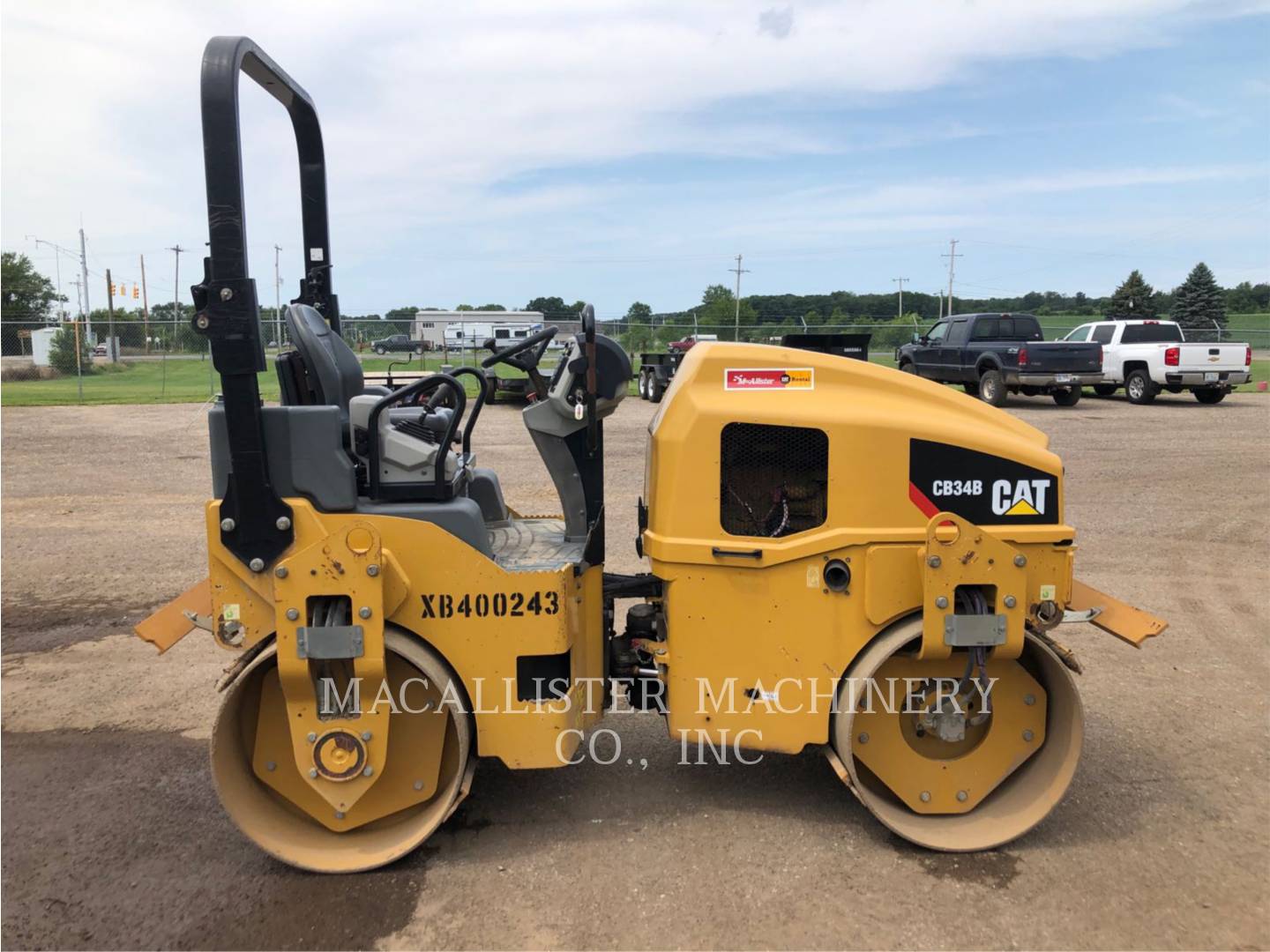 2016 Caterpillar CB34B Vibratory Double