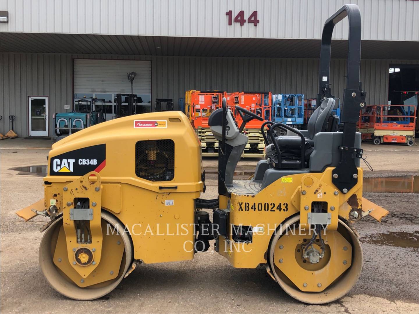 2016 Caterpillar CB34B Vibratory Double