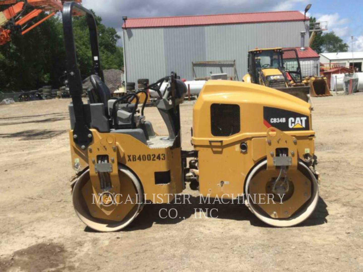 2016 Caterpillar CB34B Vibratory Double