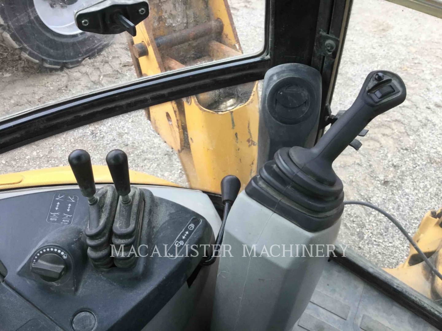 2015 Caterpillar 420FST Tractor Loader Backhoe