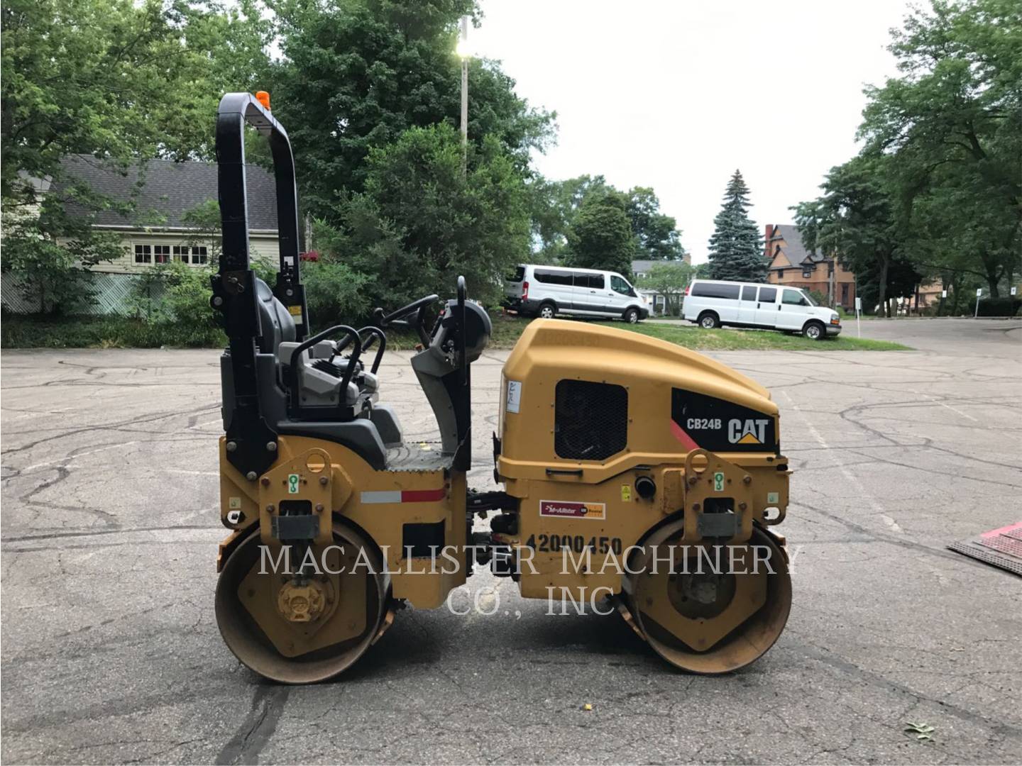 2015 Caterpillar CB24B Vibratory Double