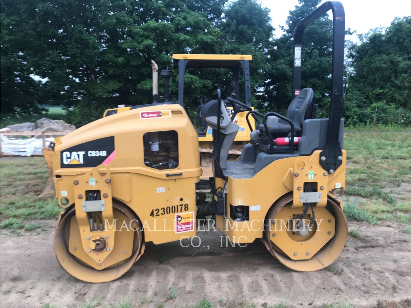 2014 Caterpillar CB34B Vibratory Double