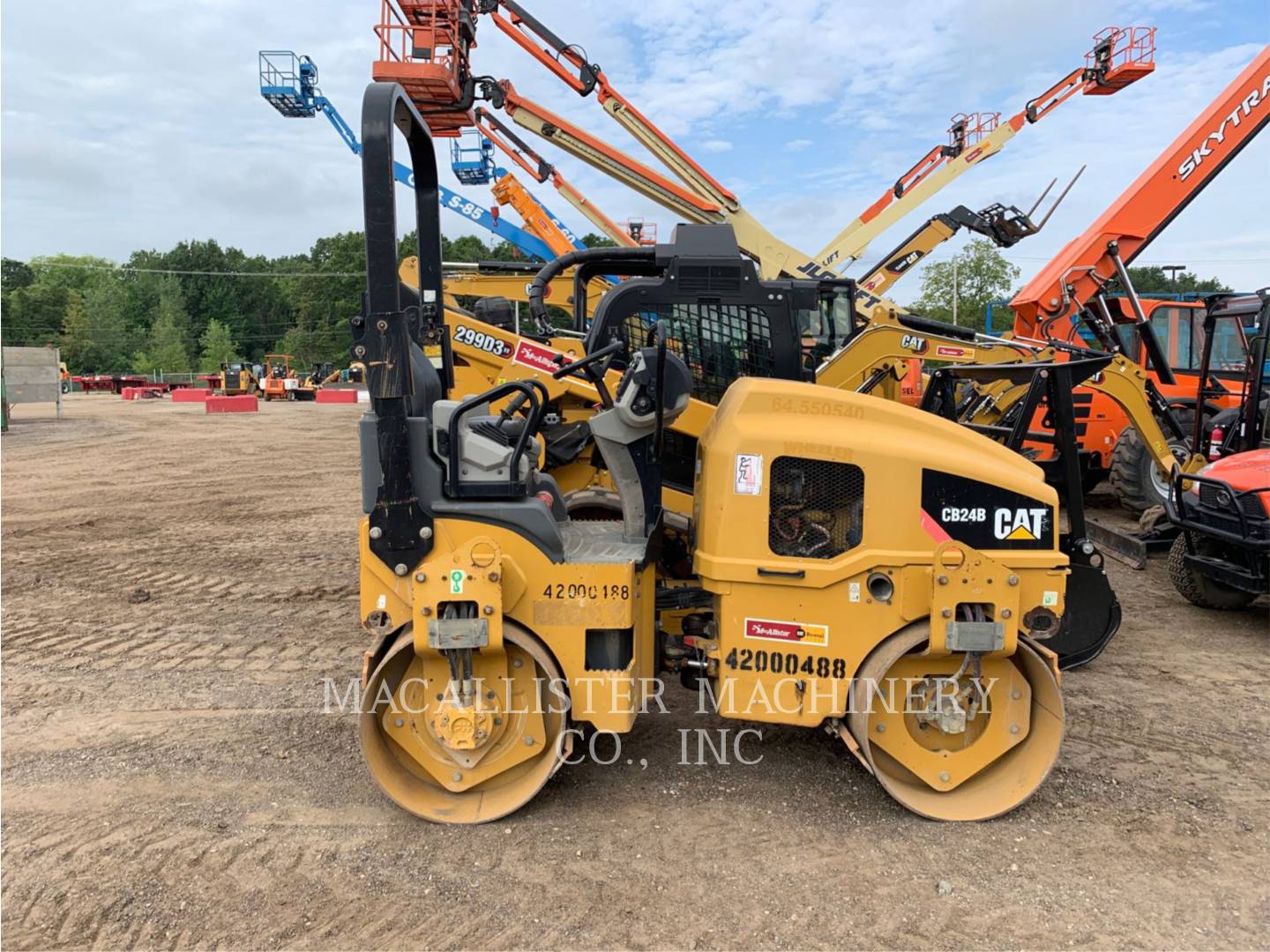 2015 Caterpillar CB24B Vibratory Double