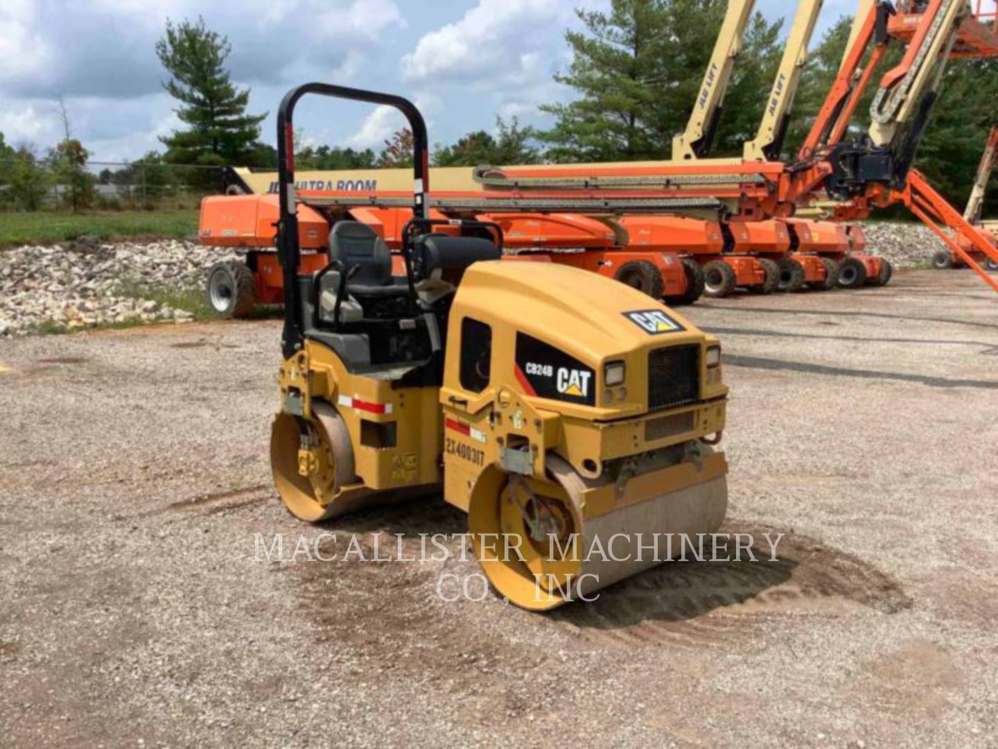 2016 Caterpillar CB24B Vibratory Double