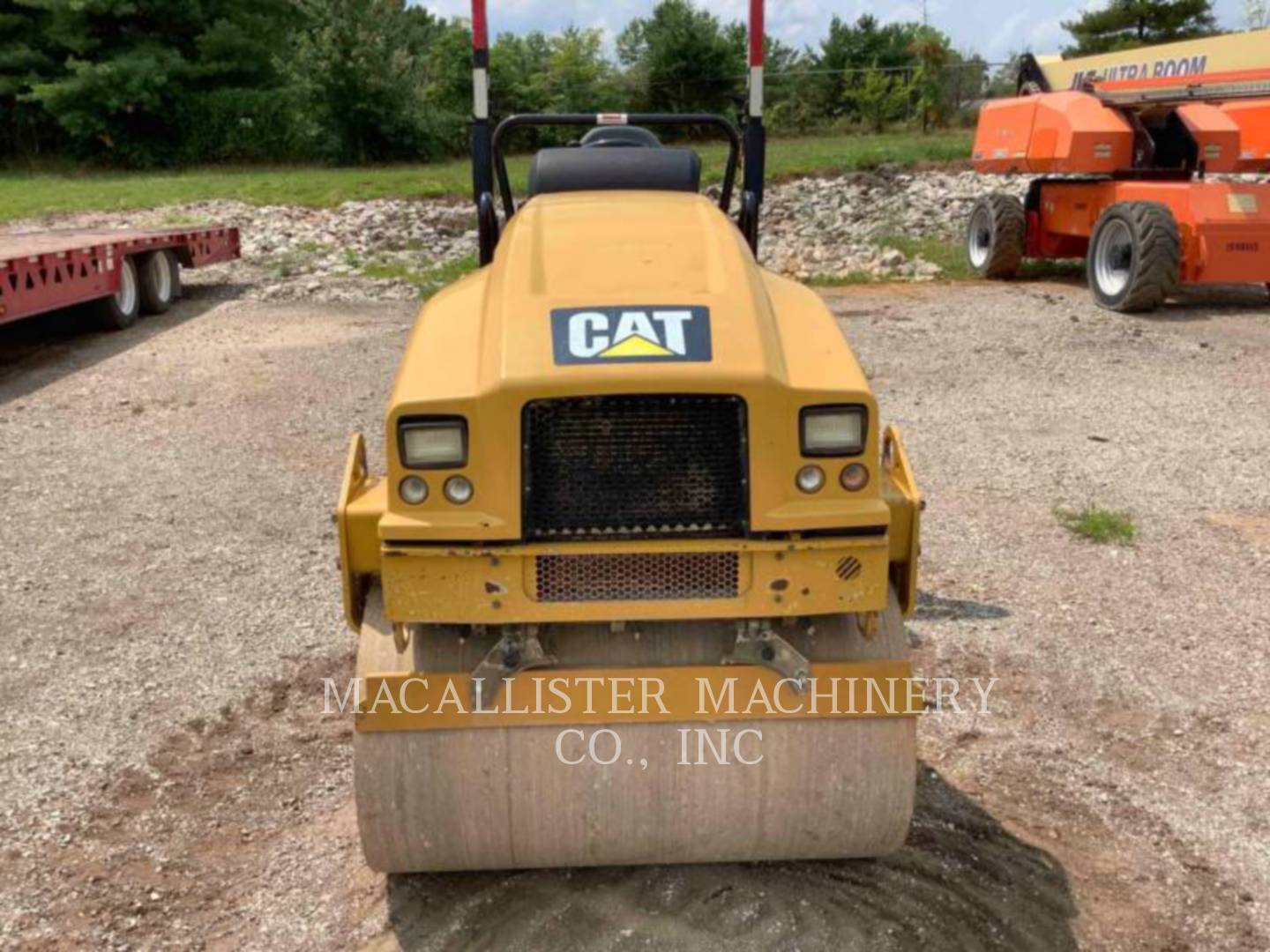 2016 Caterpillar CB24B Vibratory Double