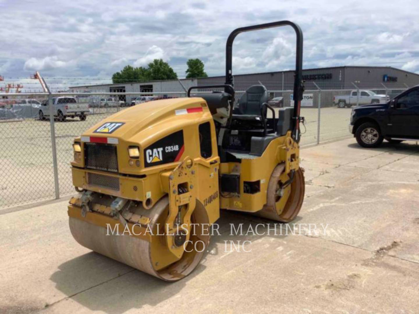 2017 Caterpillar CB34B Vibratory Double