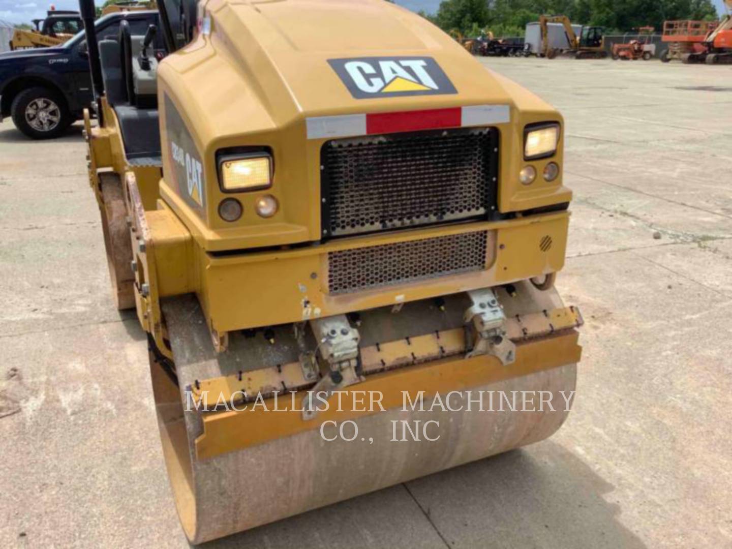 2017 Caterpillar CB34B Vibratory Double