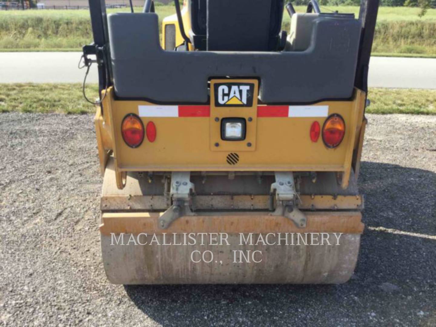 2017 Caterpillar CB34B Vibratory Double