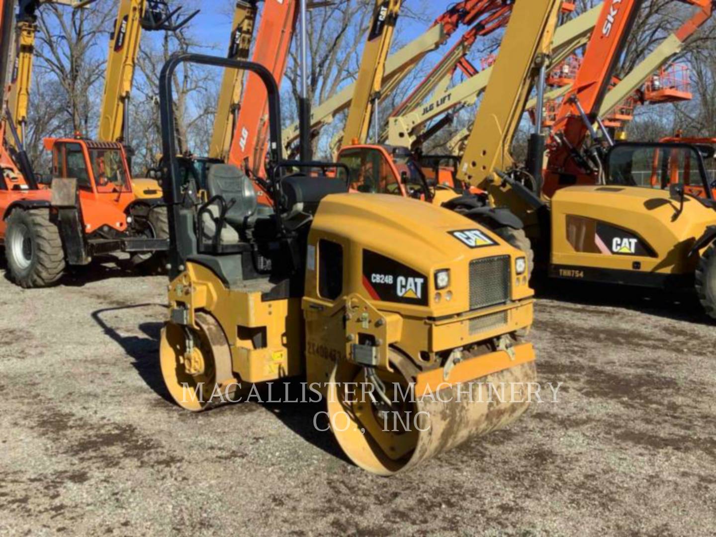 2016 Caterpillar CB24B Vibratory Double