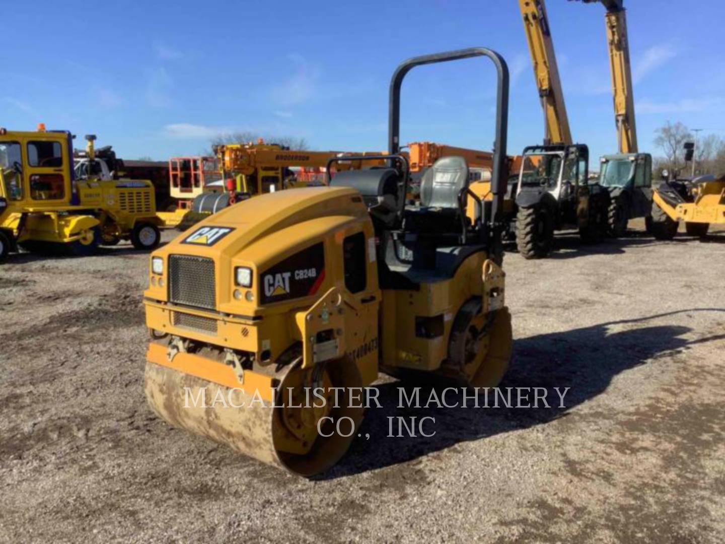 2016 Caterpillar CB24B Vibratory Double