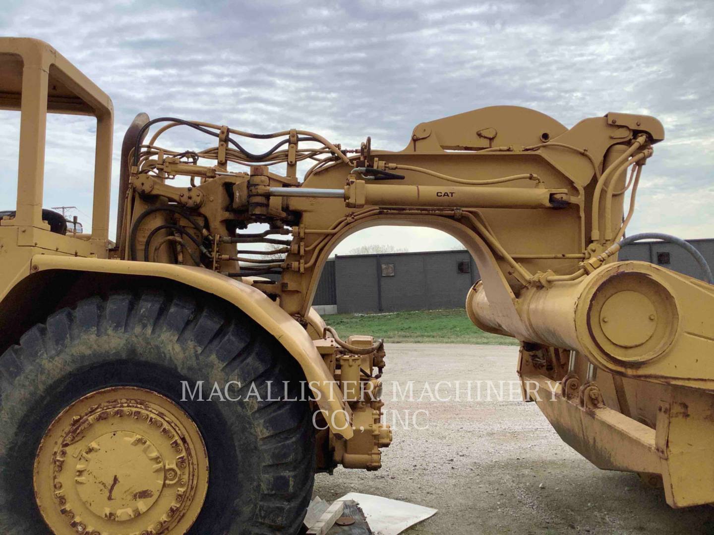 1977 Caterpillar 621B Wheel Tractor