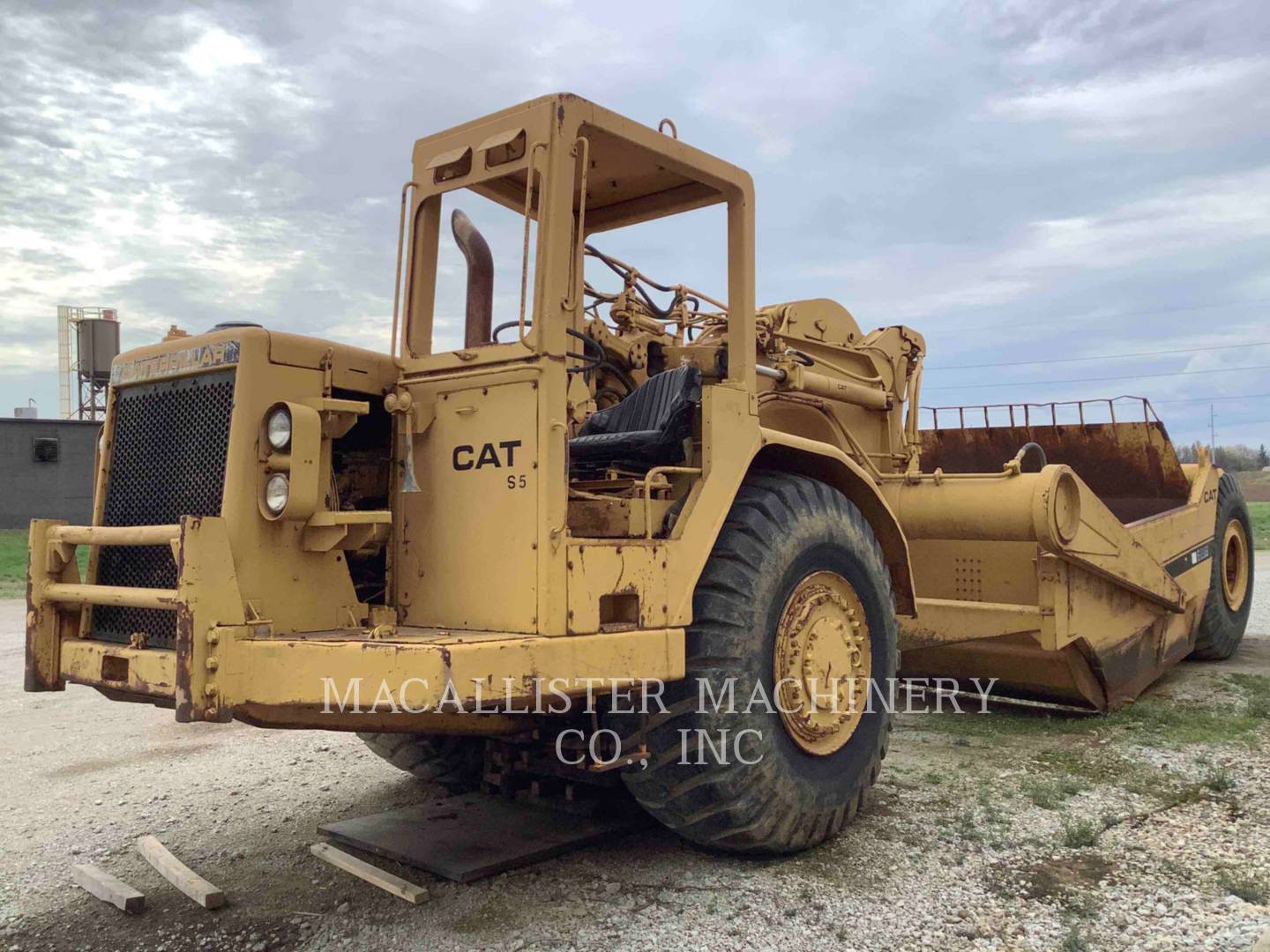 1977 Caterpillar 621B Wheel Tractor