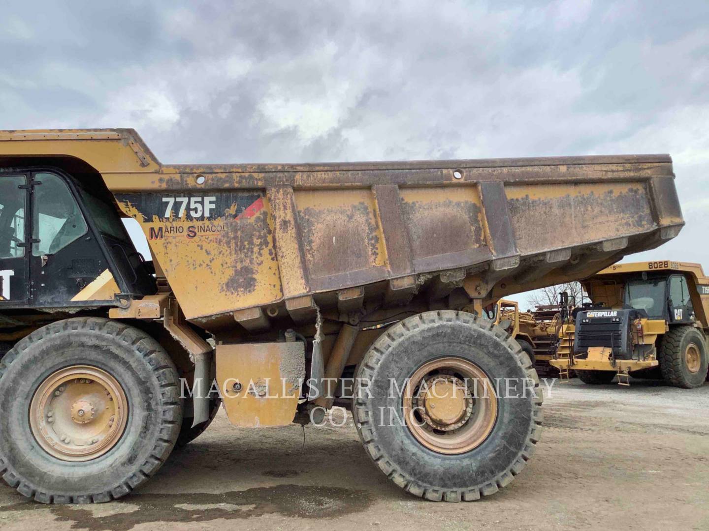 2010 Caterpillar 775F Truck