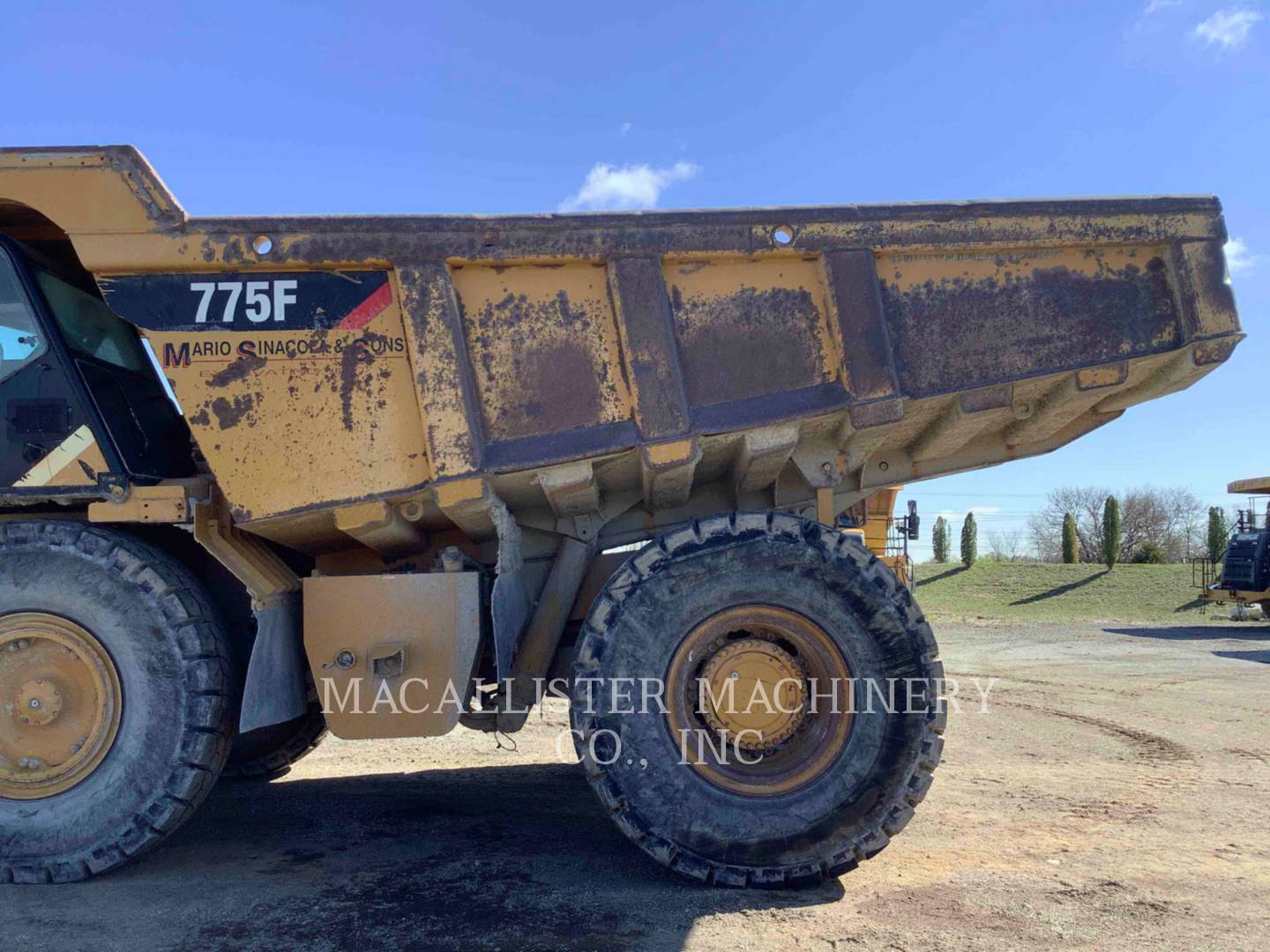 2010 Caterpillar 775F Truck