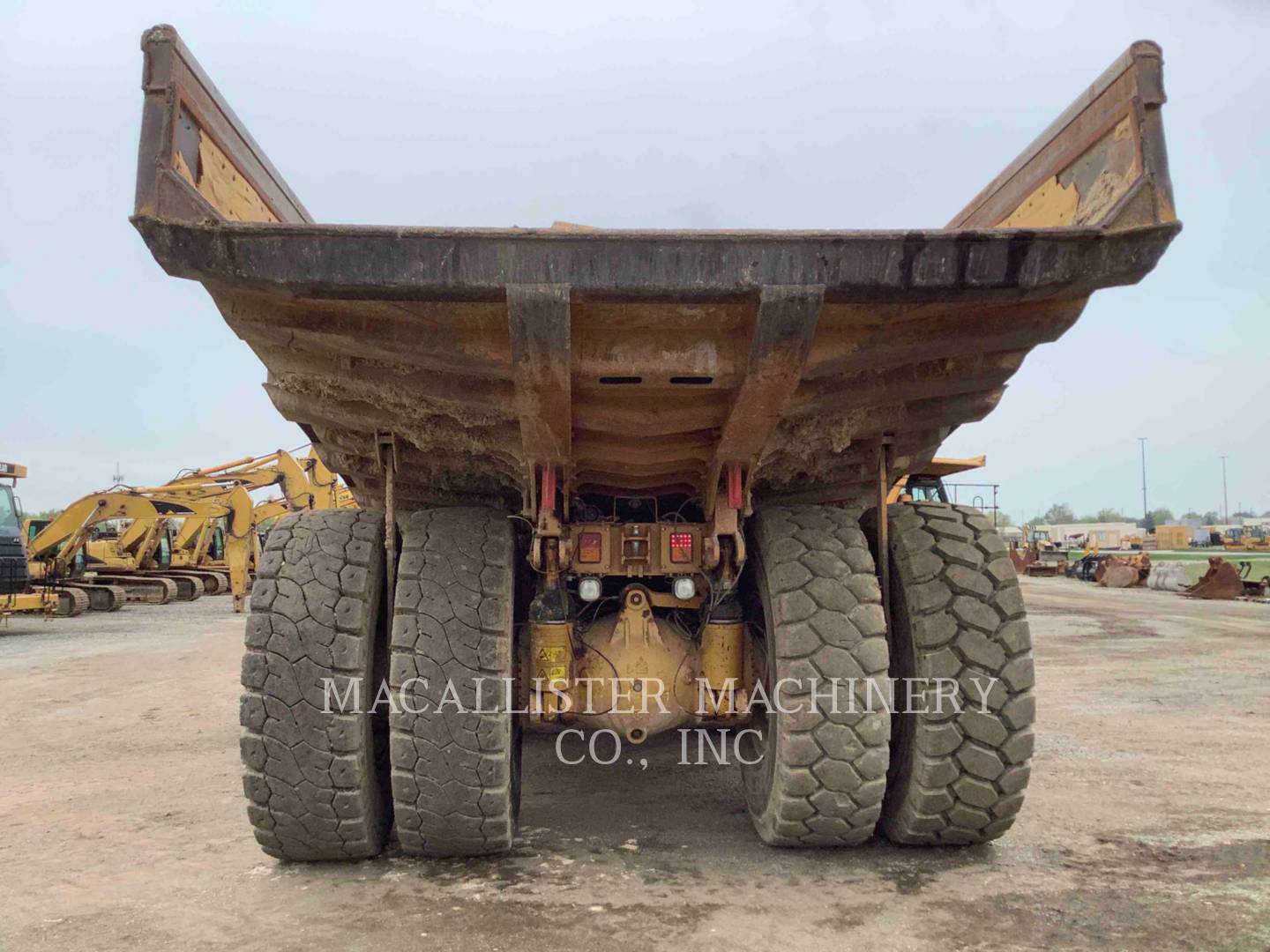 2010 Caterpillar 775F Truck