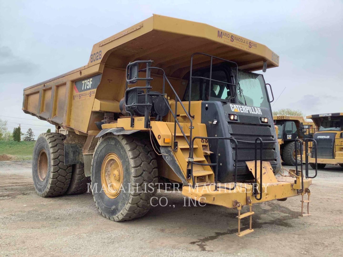 2010 Caterpillar 775F Truck