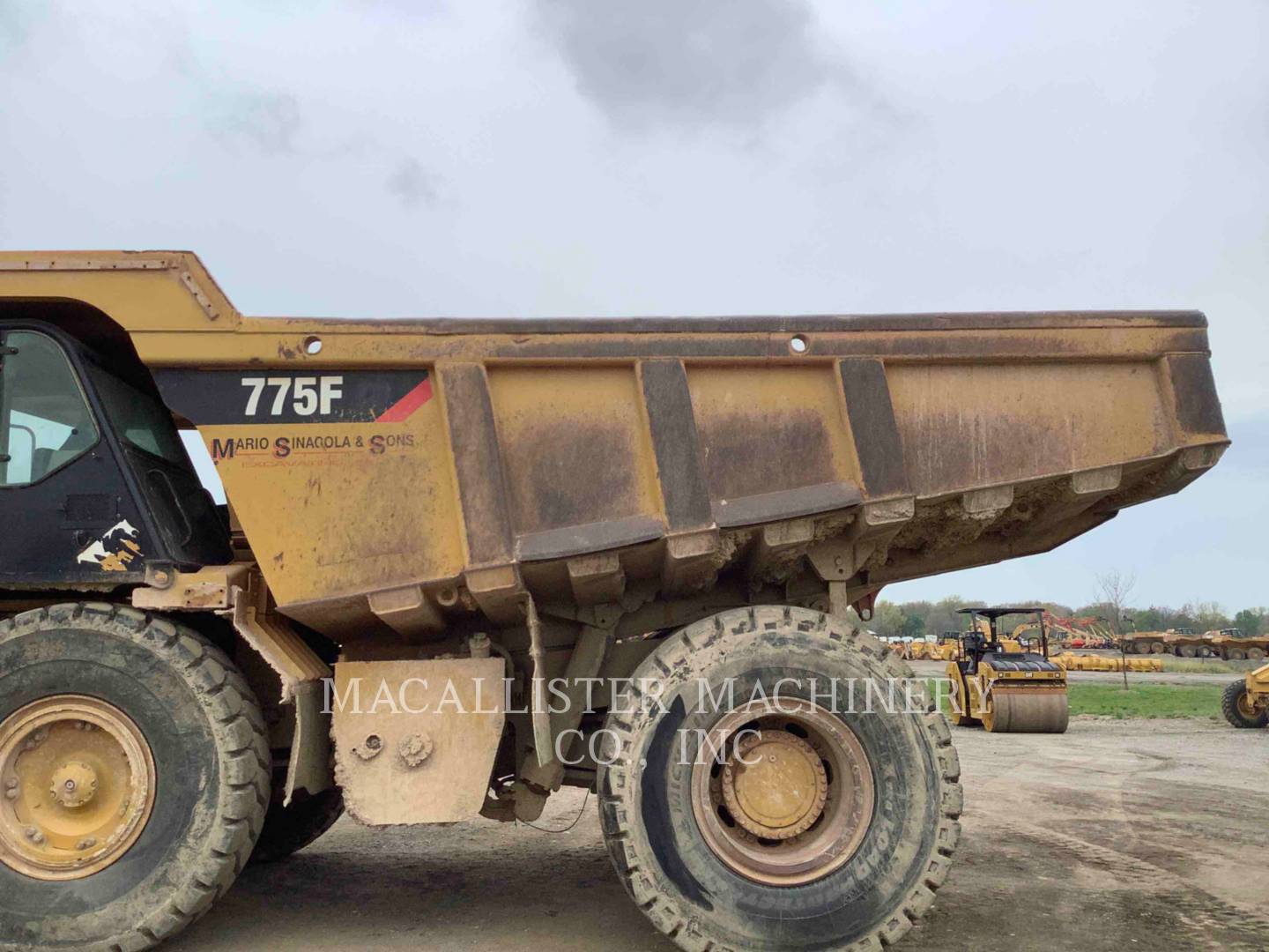 2010 Caterpillar 775F Truck