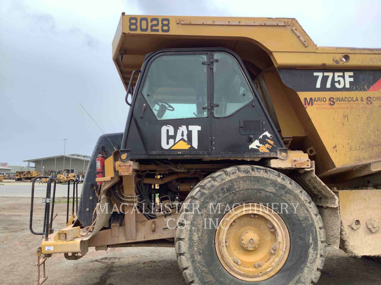 2010 Caterpillar 775F Truck