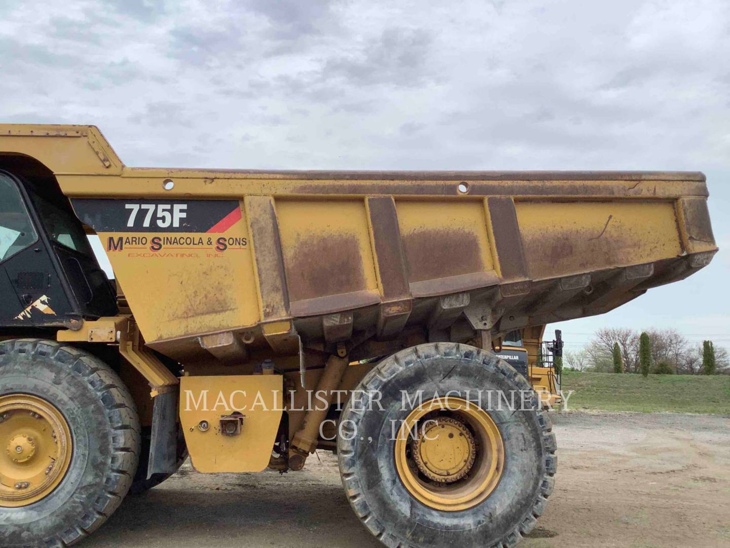 2010 Caterpillar 775F Truck