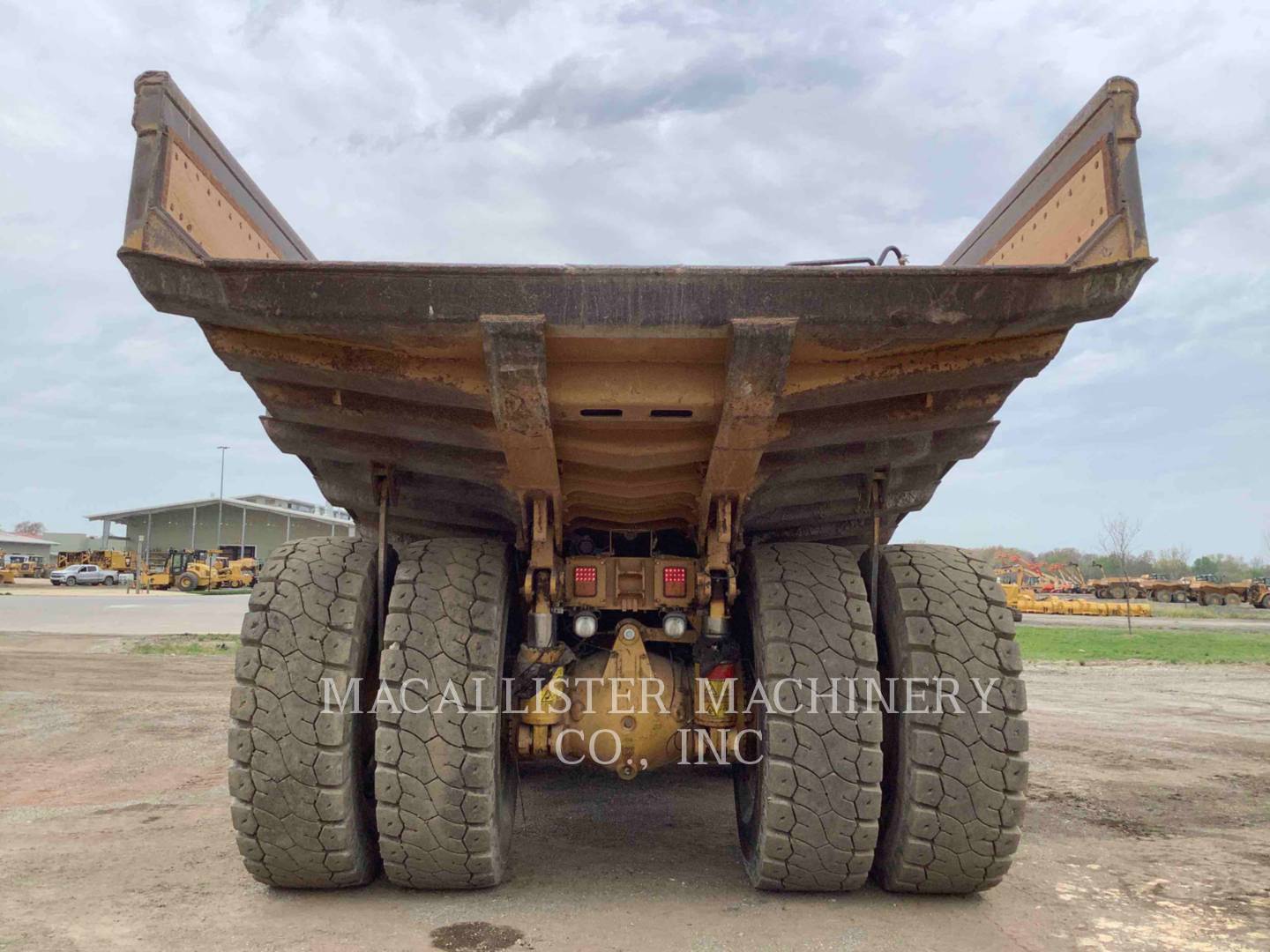 2010 Caterpillar 775F Truck