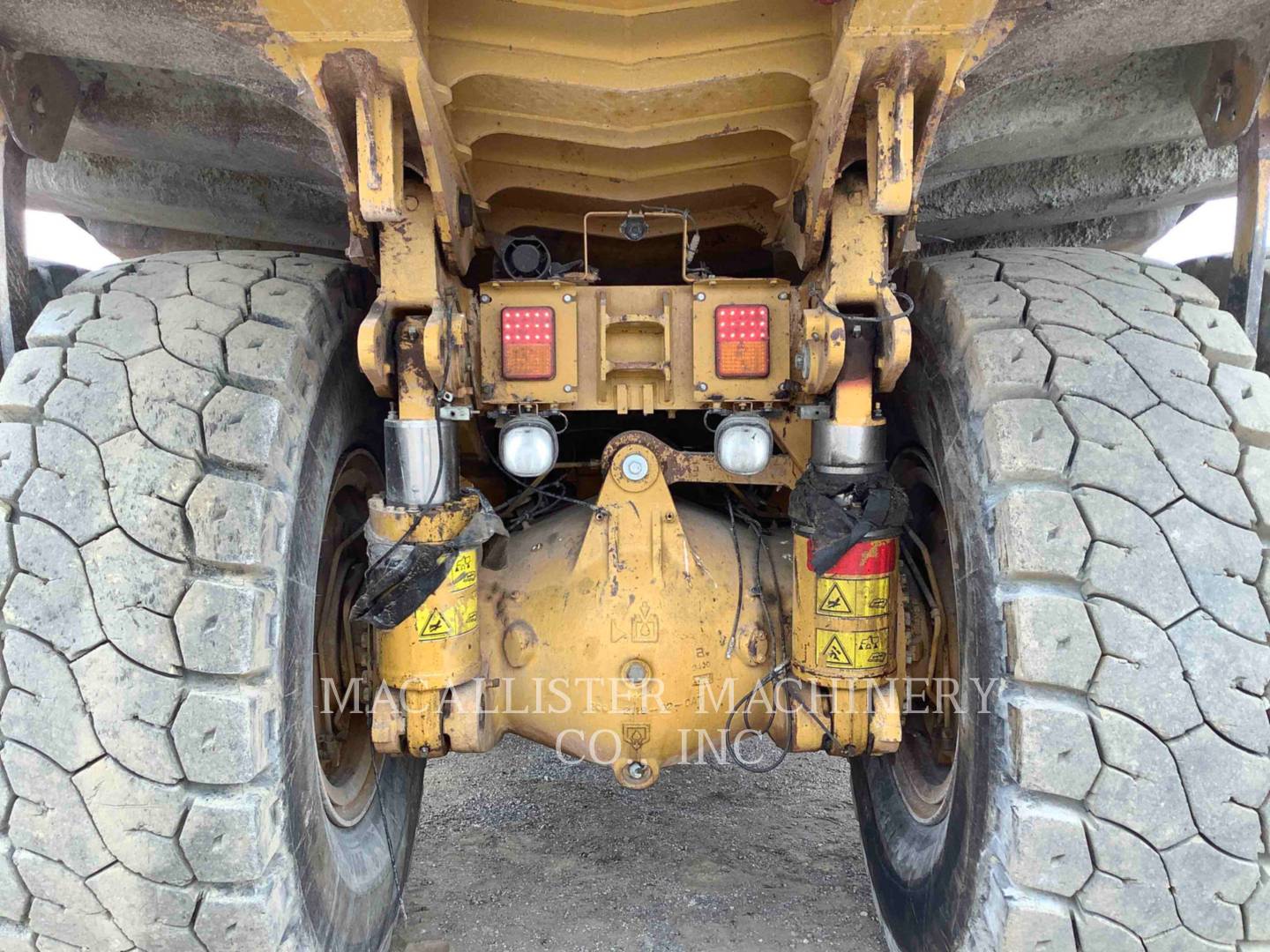 2010 Caterpillar 775F Truck