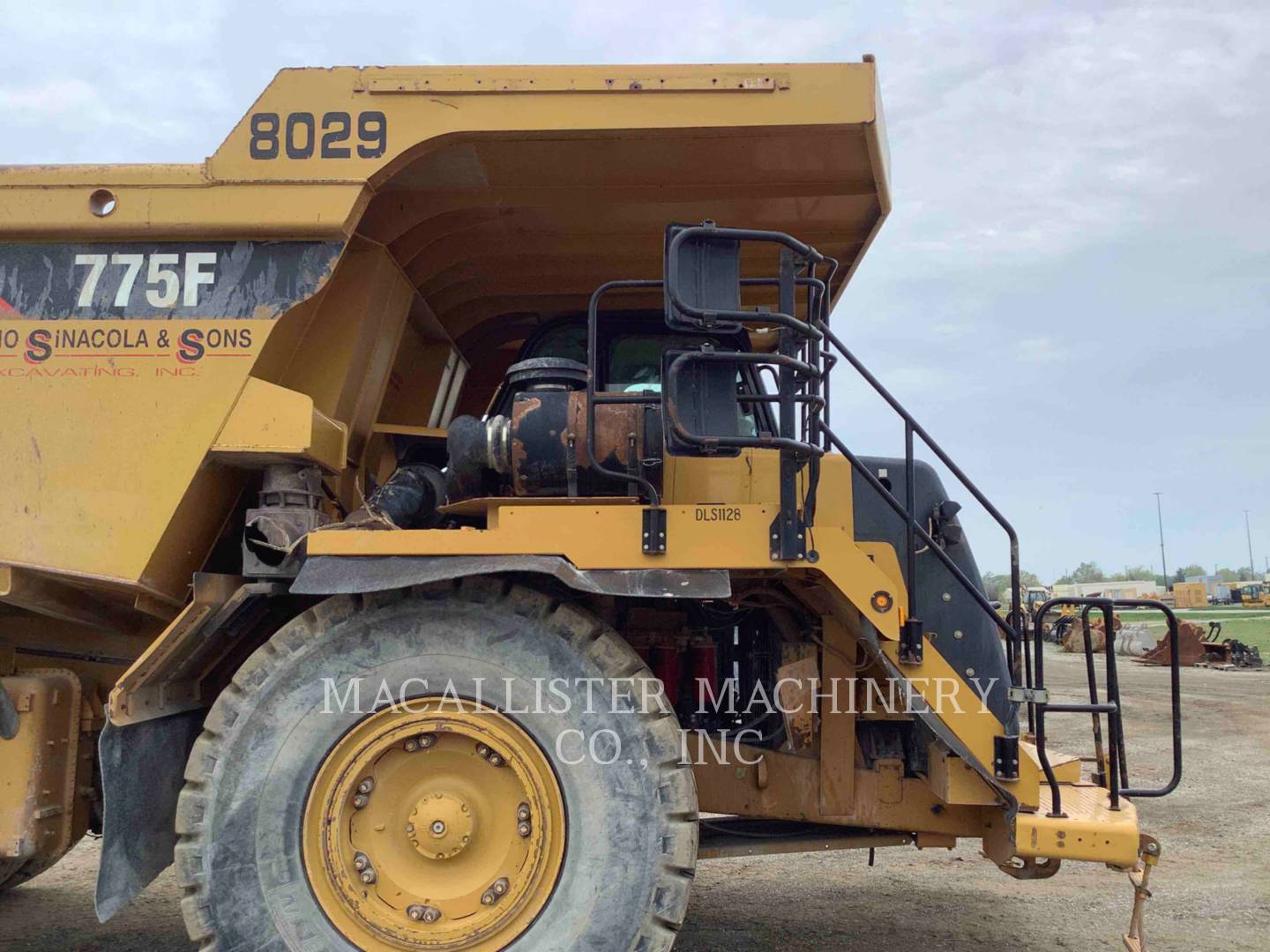 2010 Caterpillar 775F Truck