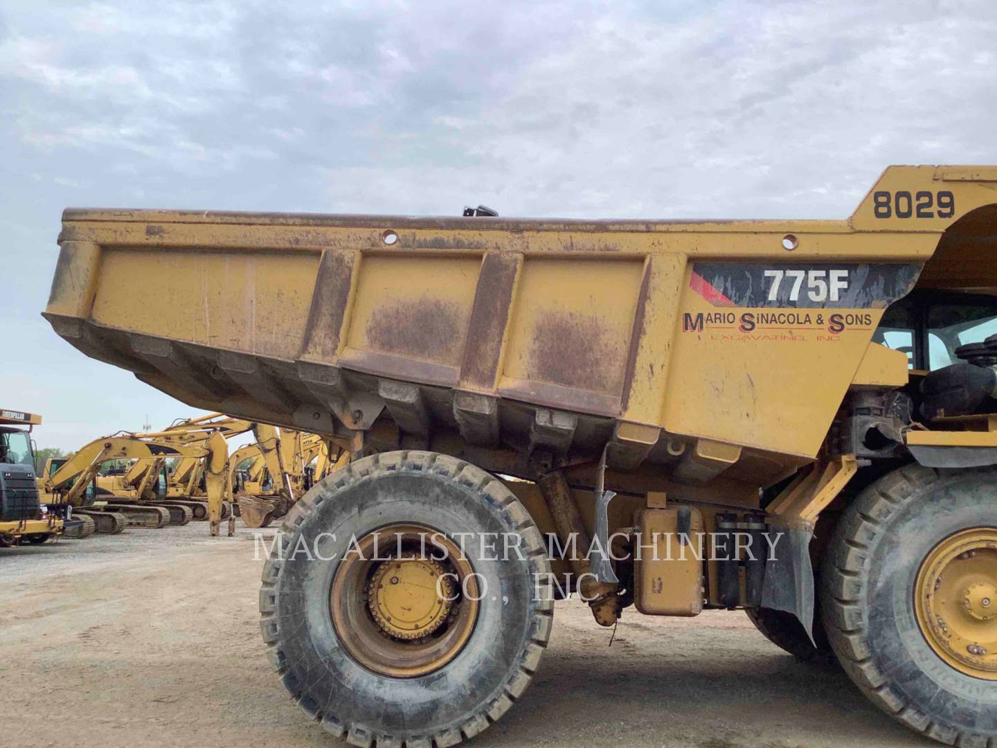 2010 Caterpillar 775F Truck