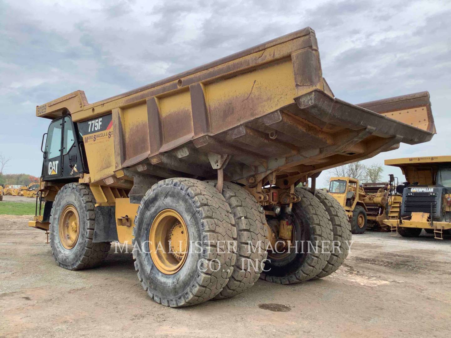 2010 Caterpillar 775F Truck