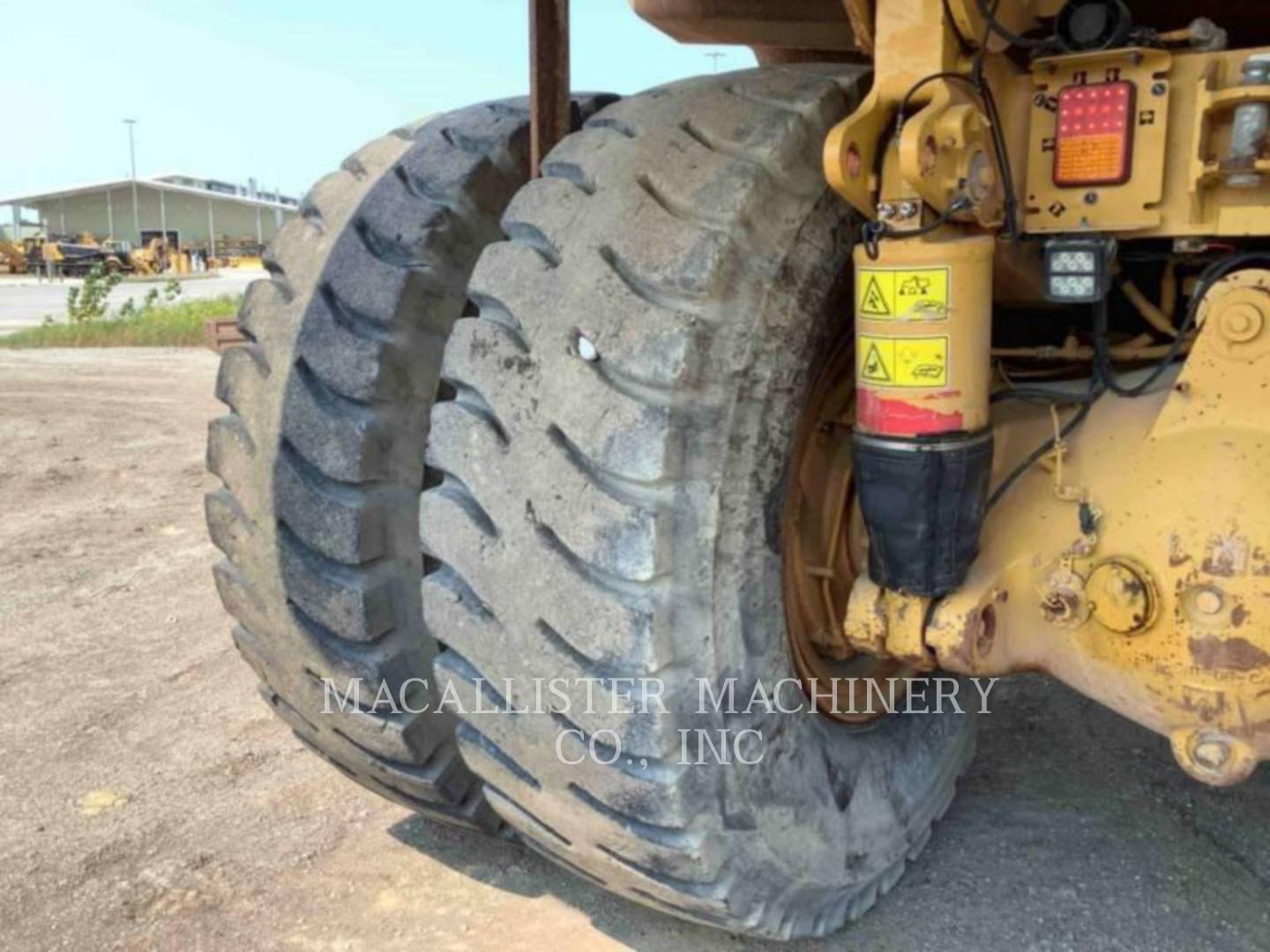 2014 Caterpillar 773G Truck