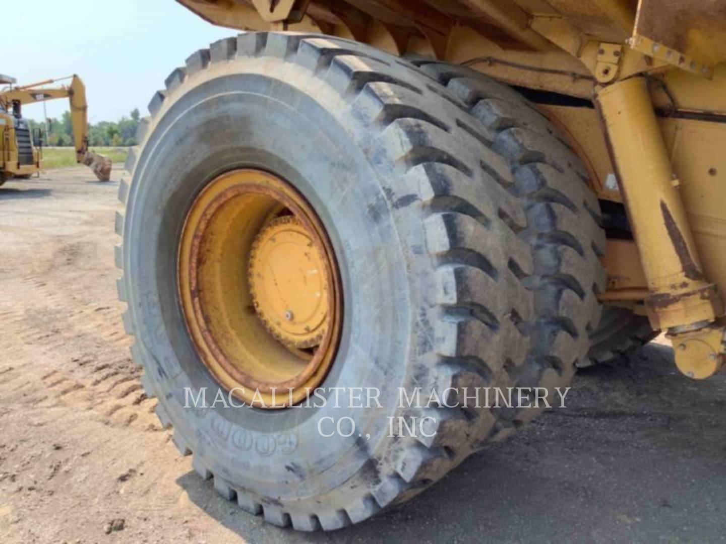 2014 Caterpillar 773G Truck