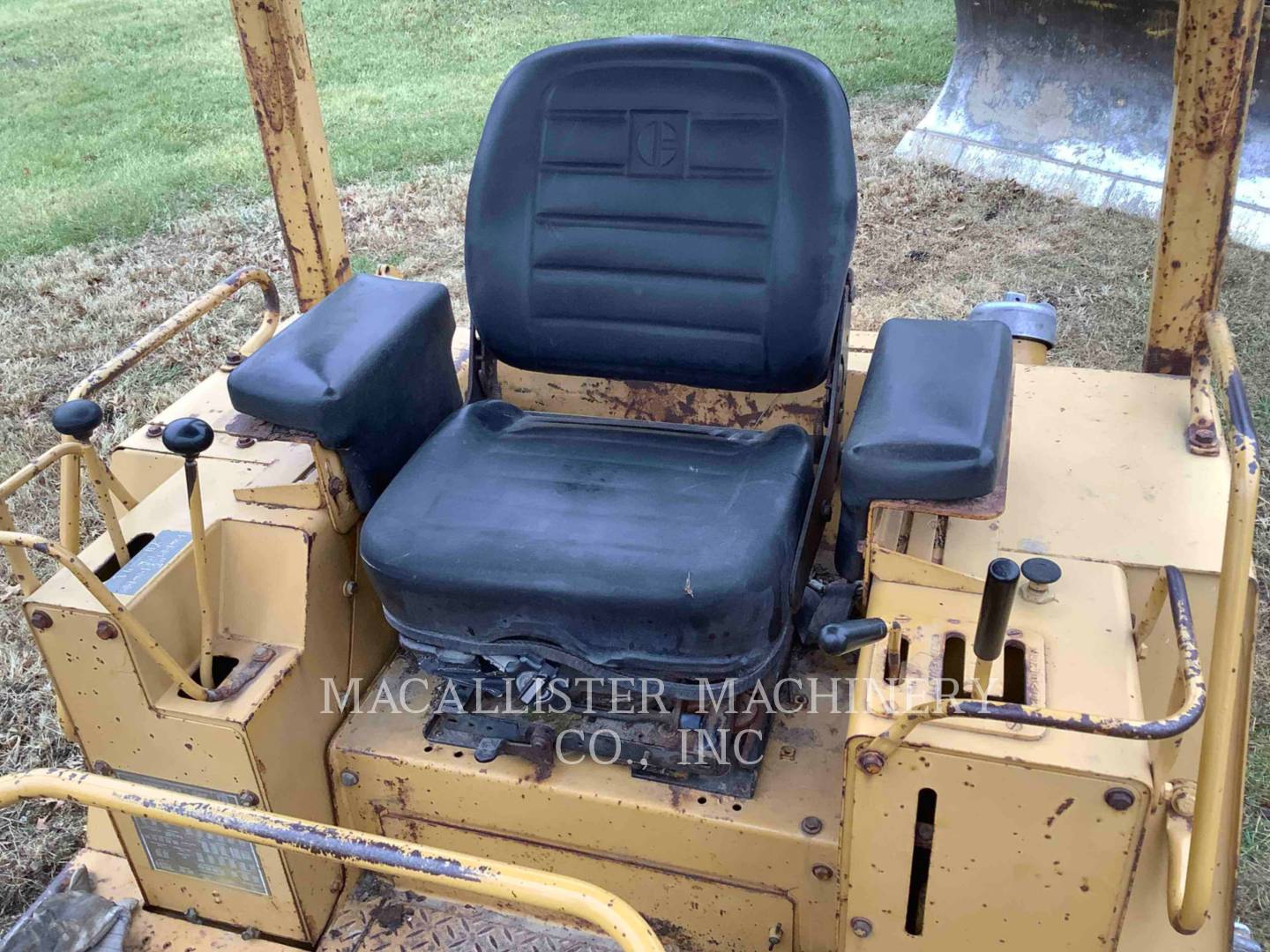 1990 Caterpillar D3C Dozer