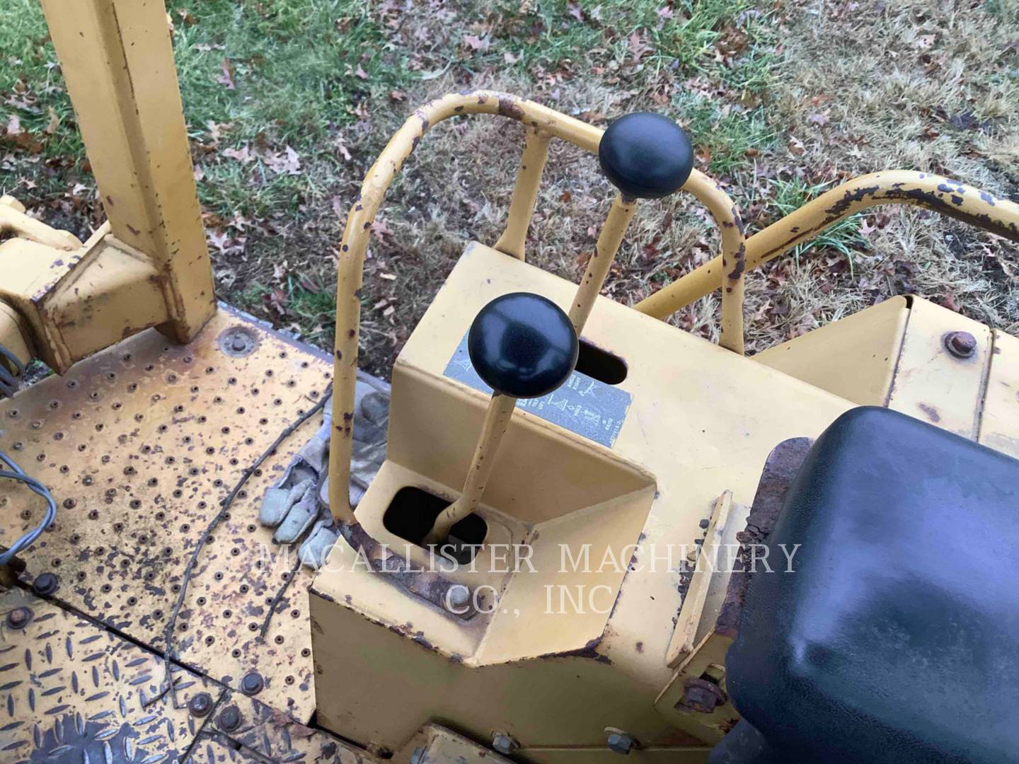 1990 Caterpillar D3C Dozer