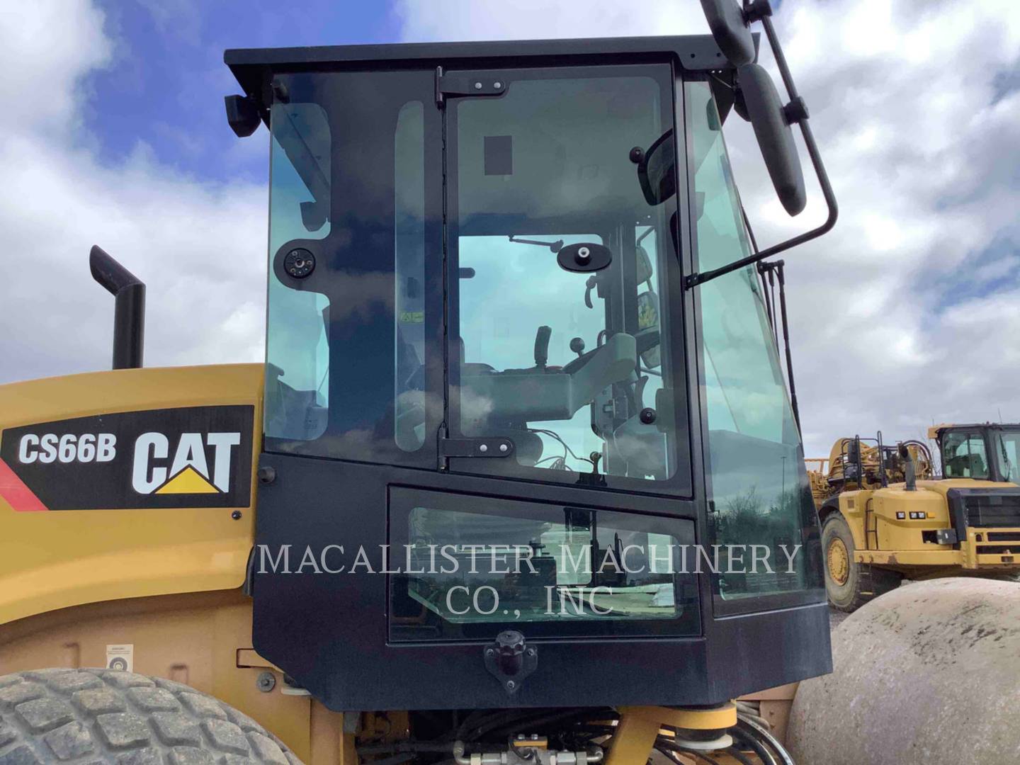 2017 Caterpillar CS66B Vibratory Single