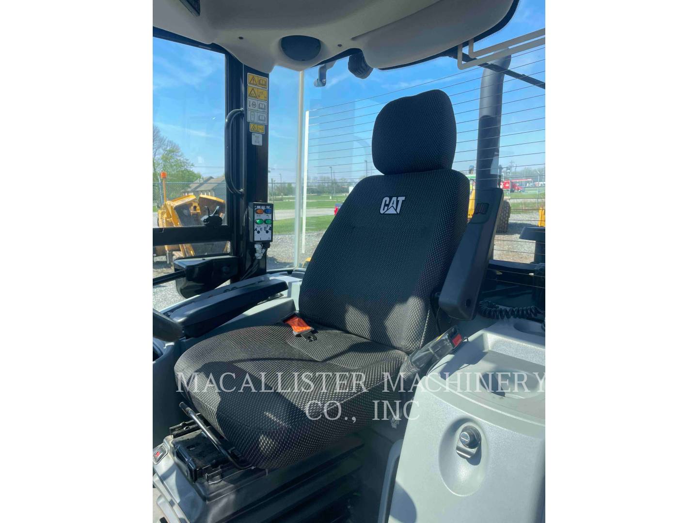 2020 Caterpillar 906M Wheel Loader