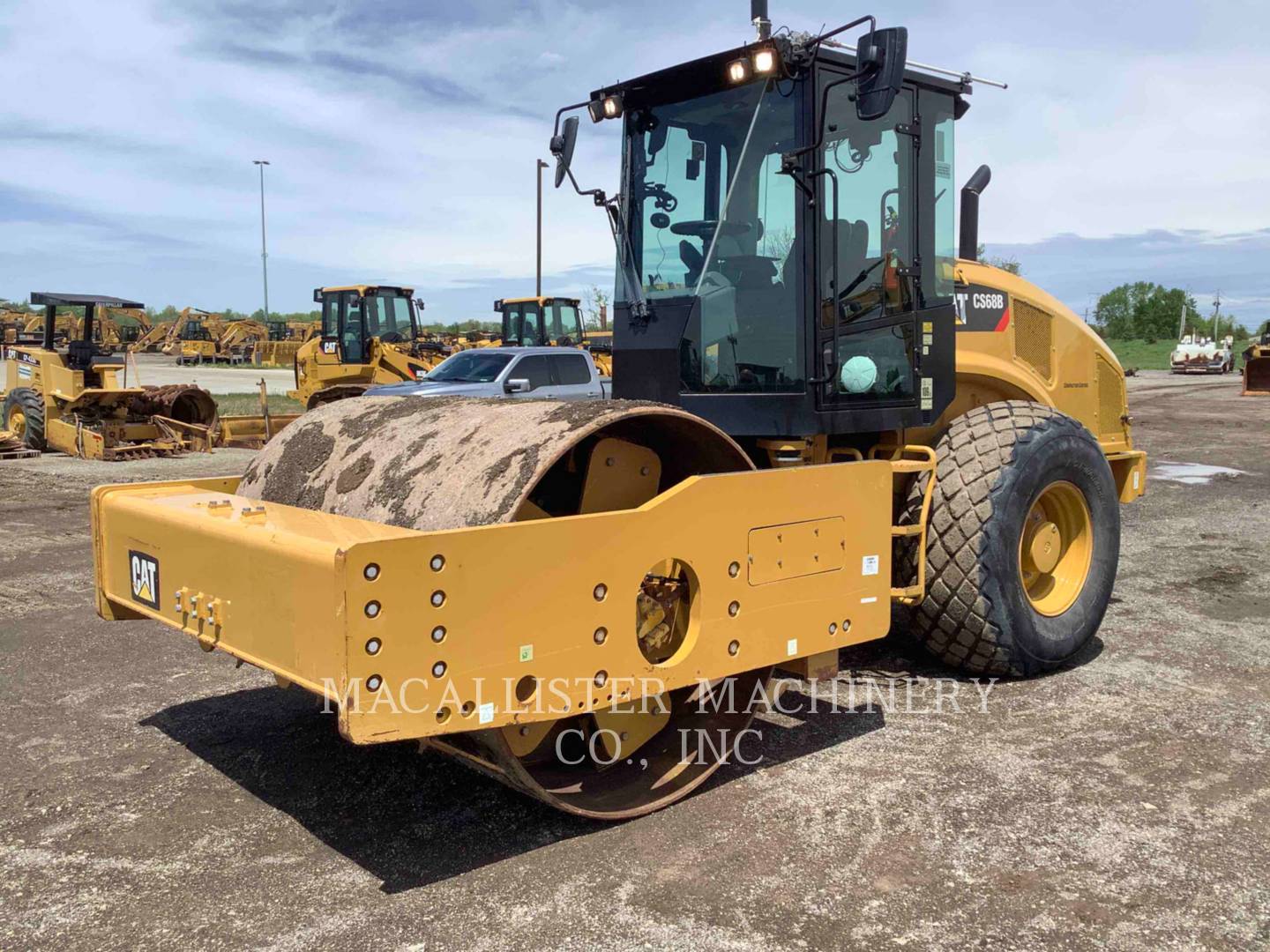 2017 Caterpillar CS68B Vibratory Single