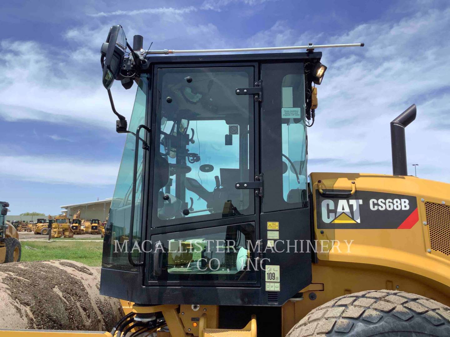 2017 Caterpillar CS68B Vibratory Single